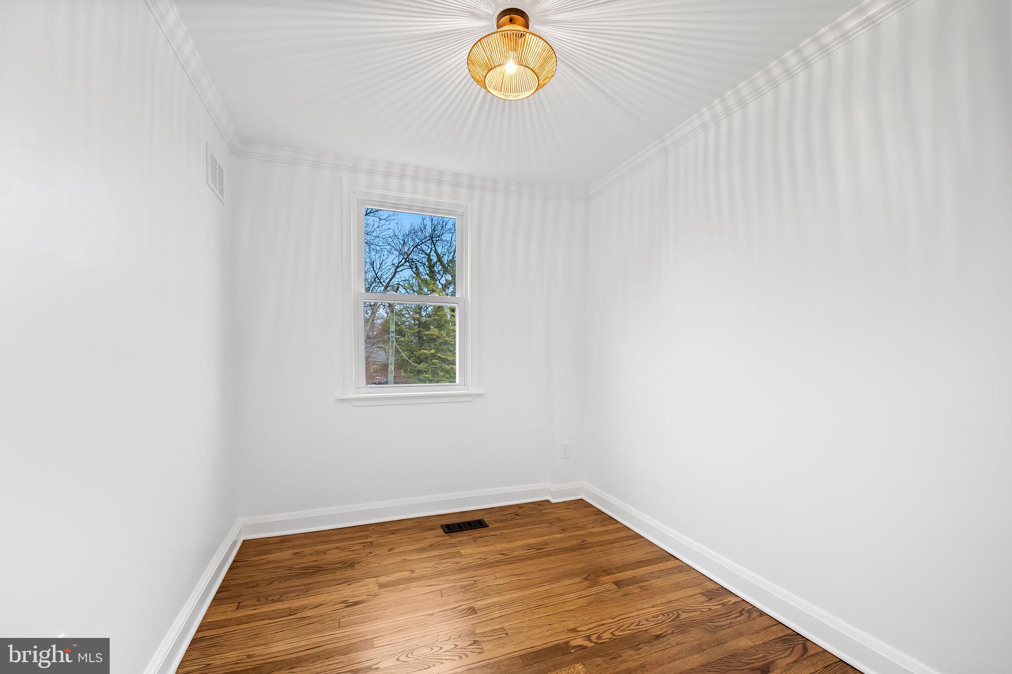 CHINQUAPIN PARK - Residential