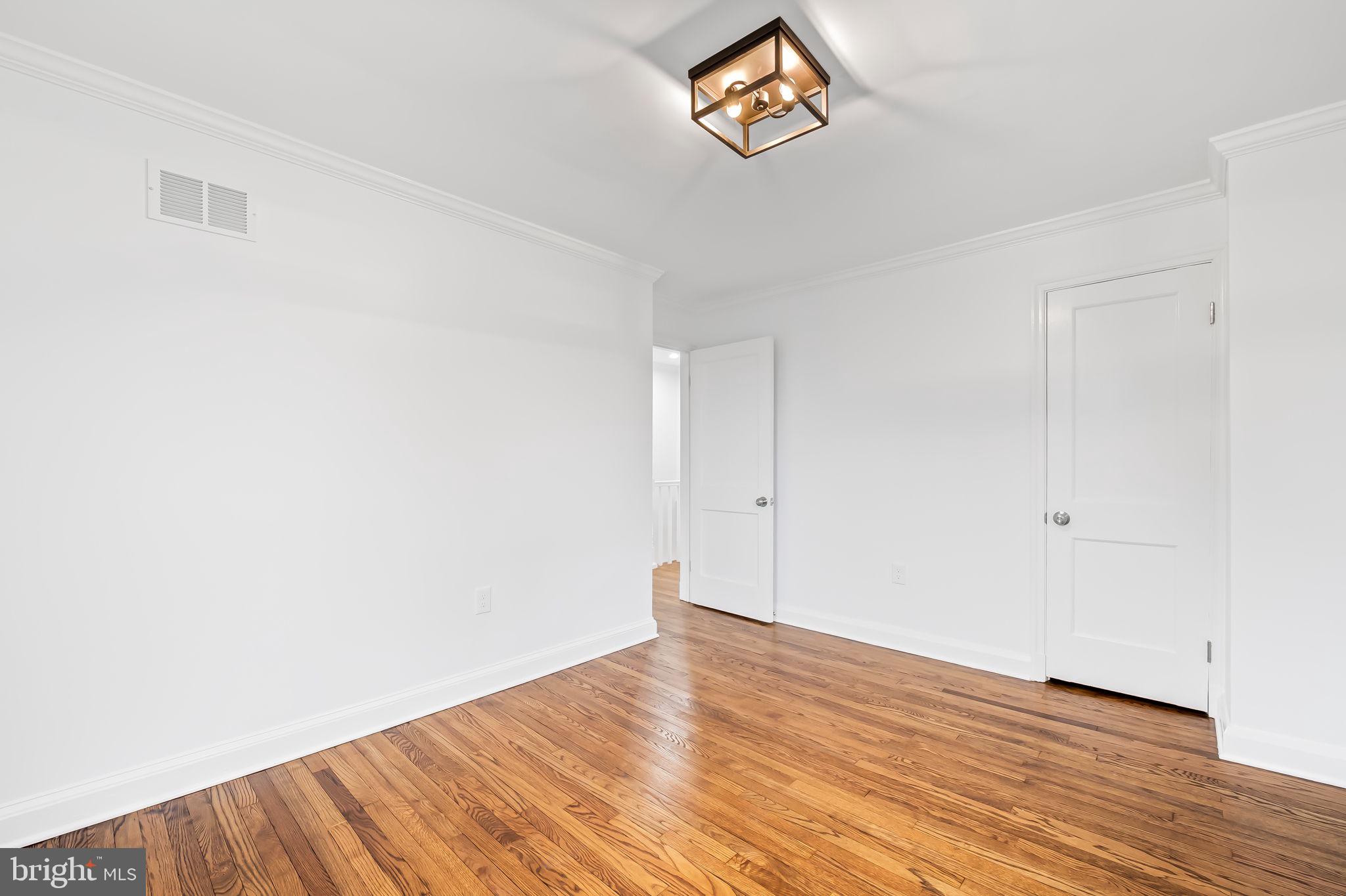 CHINQUAPIN PARK - Residential