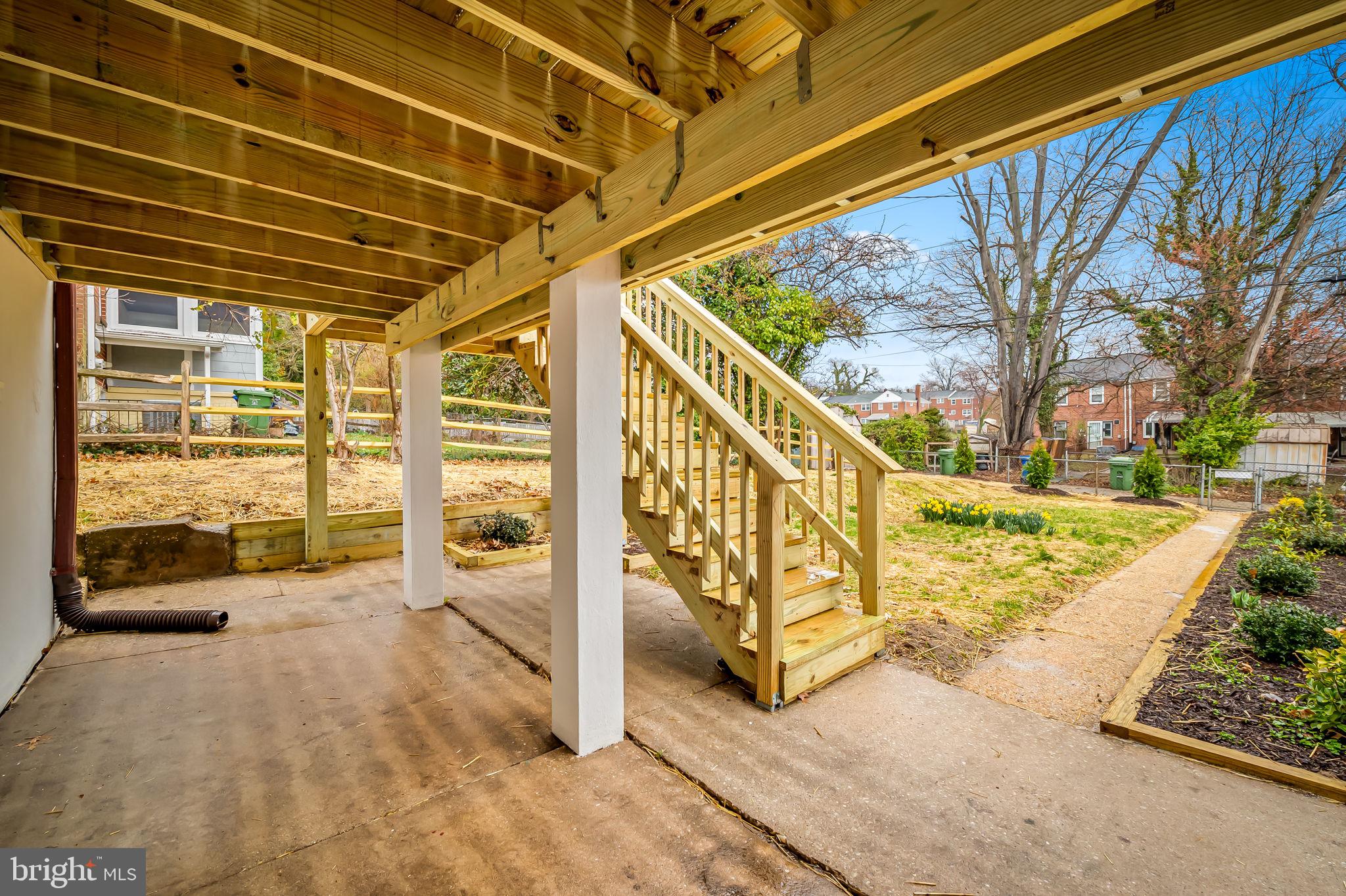 CHINQUAPIN PARK - Residential