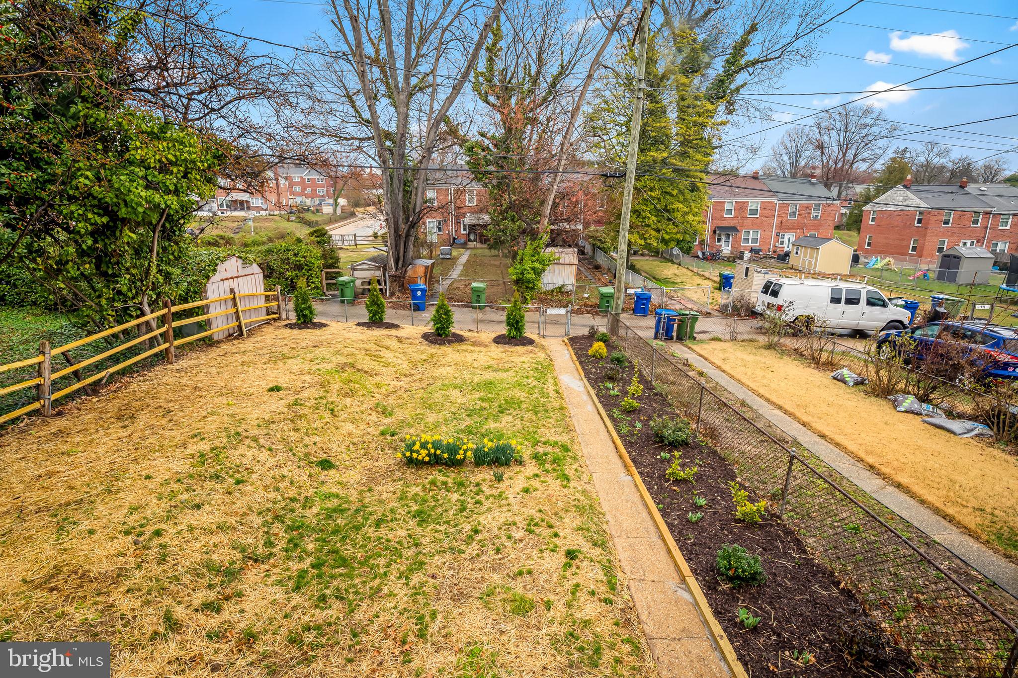 CHINQUAPIN PARK - Residential