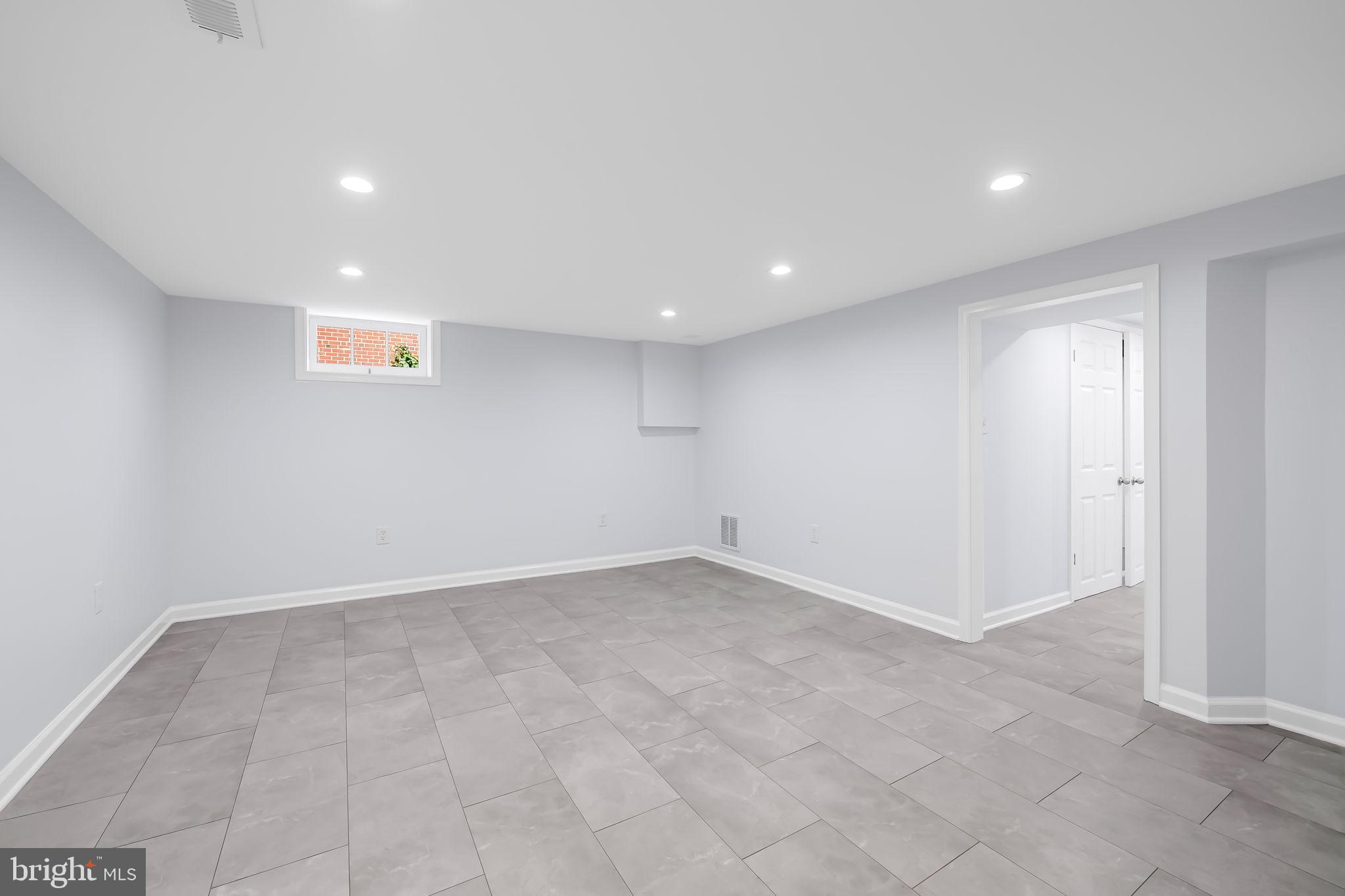 CHINQUAPIN PARK - Residential