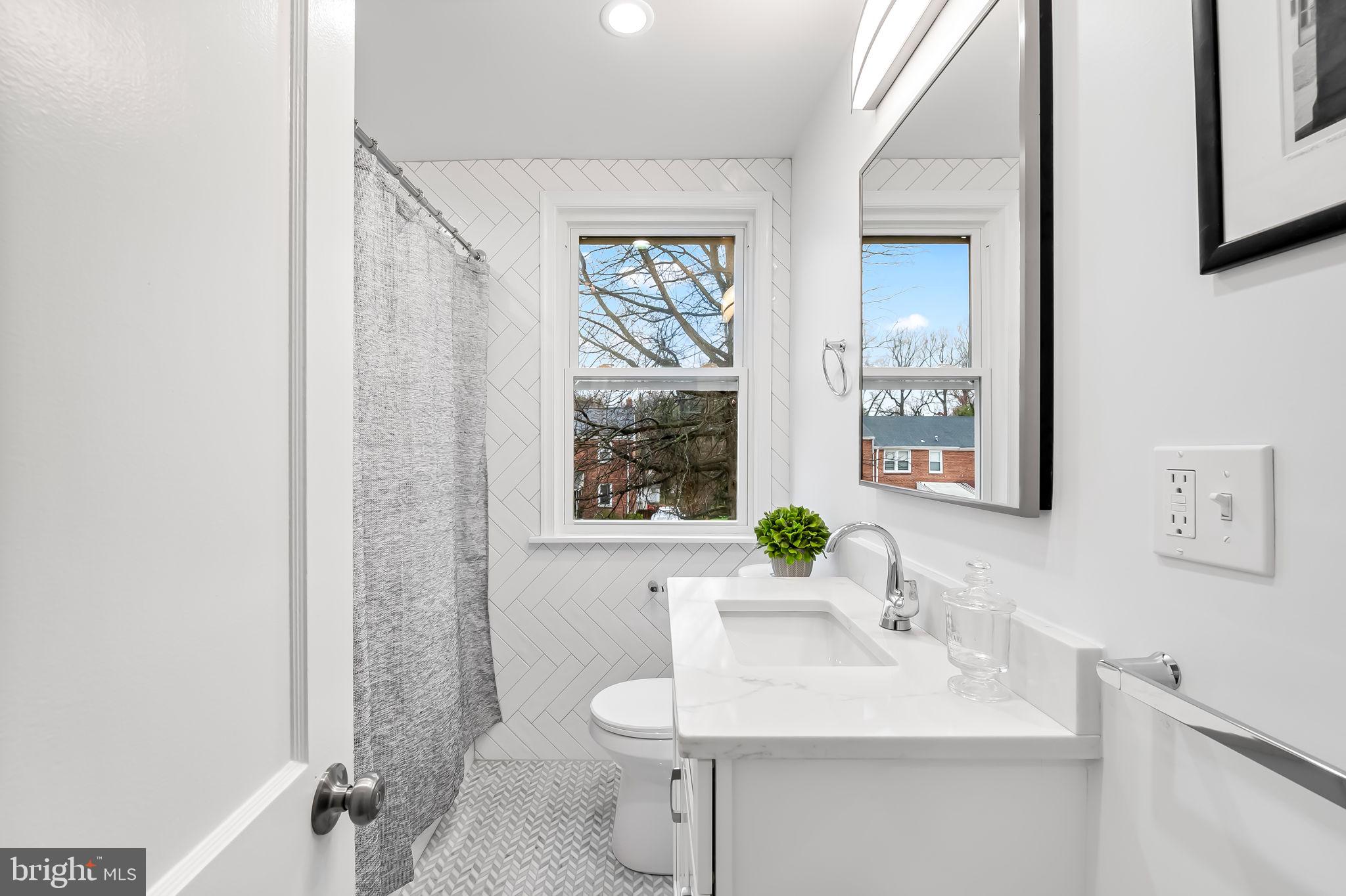 CHINQUAPIN PARK - Residential