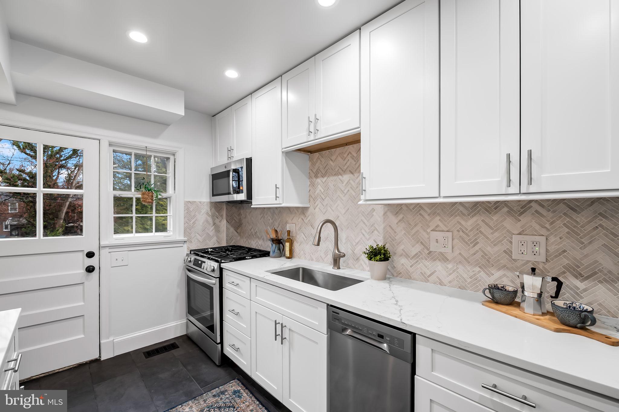 CHINQUAPIN PARK - Residential