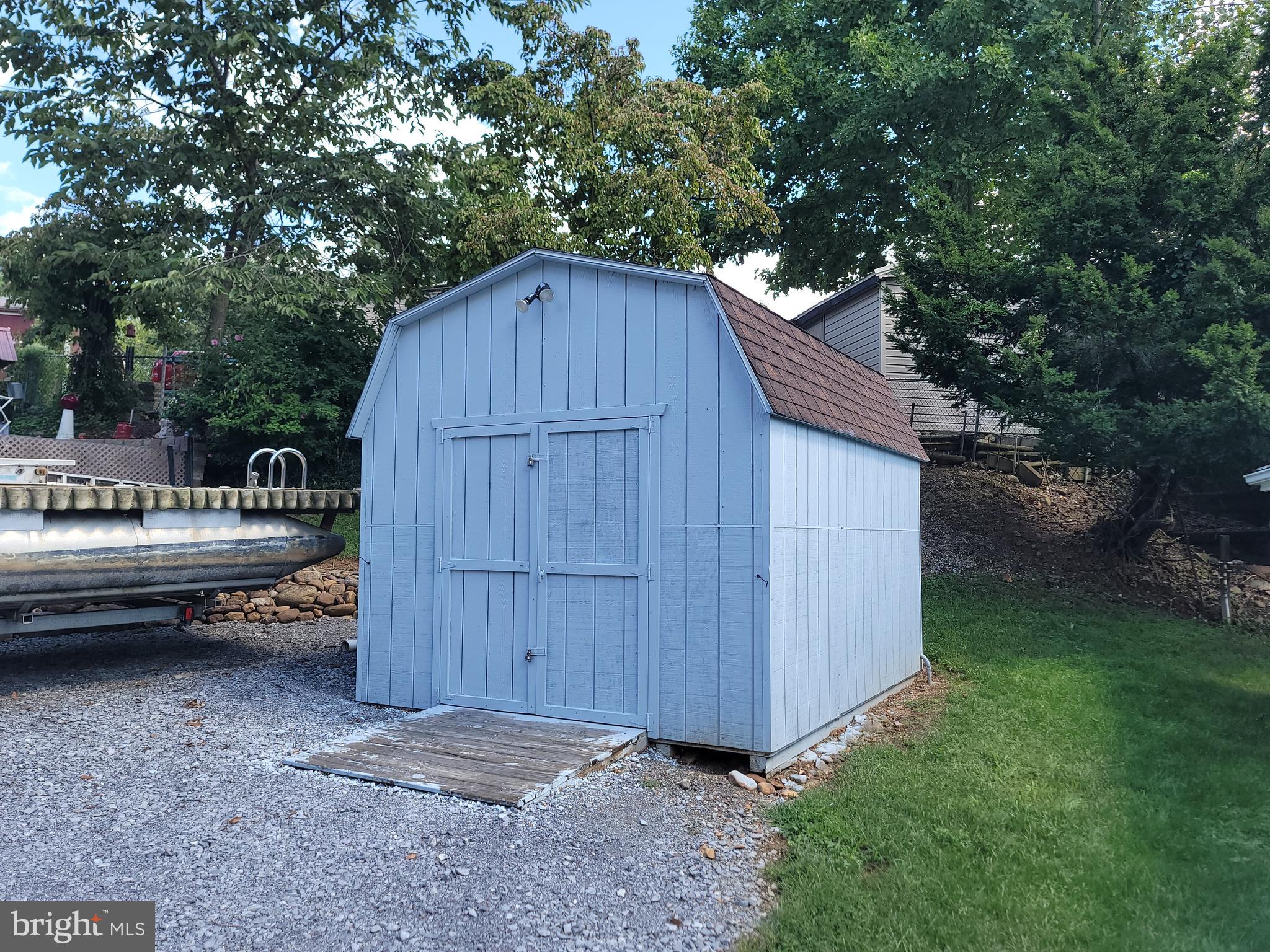 RIVER BEND - Residential