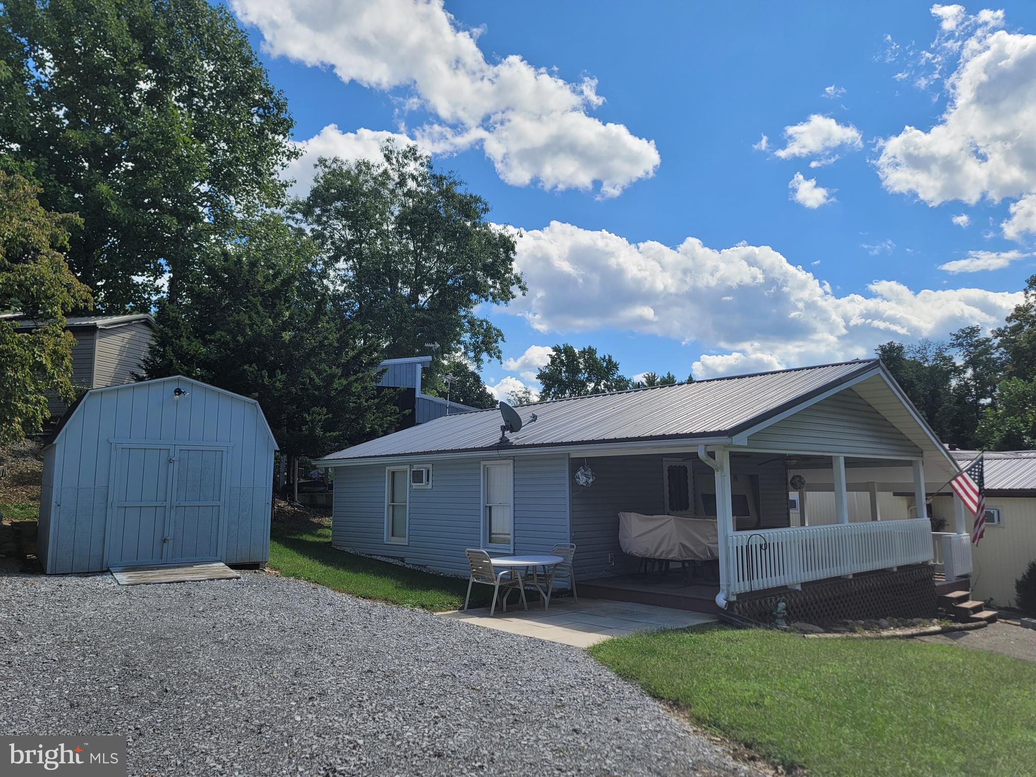 RIVER BEND - Residential