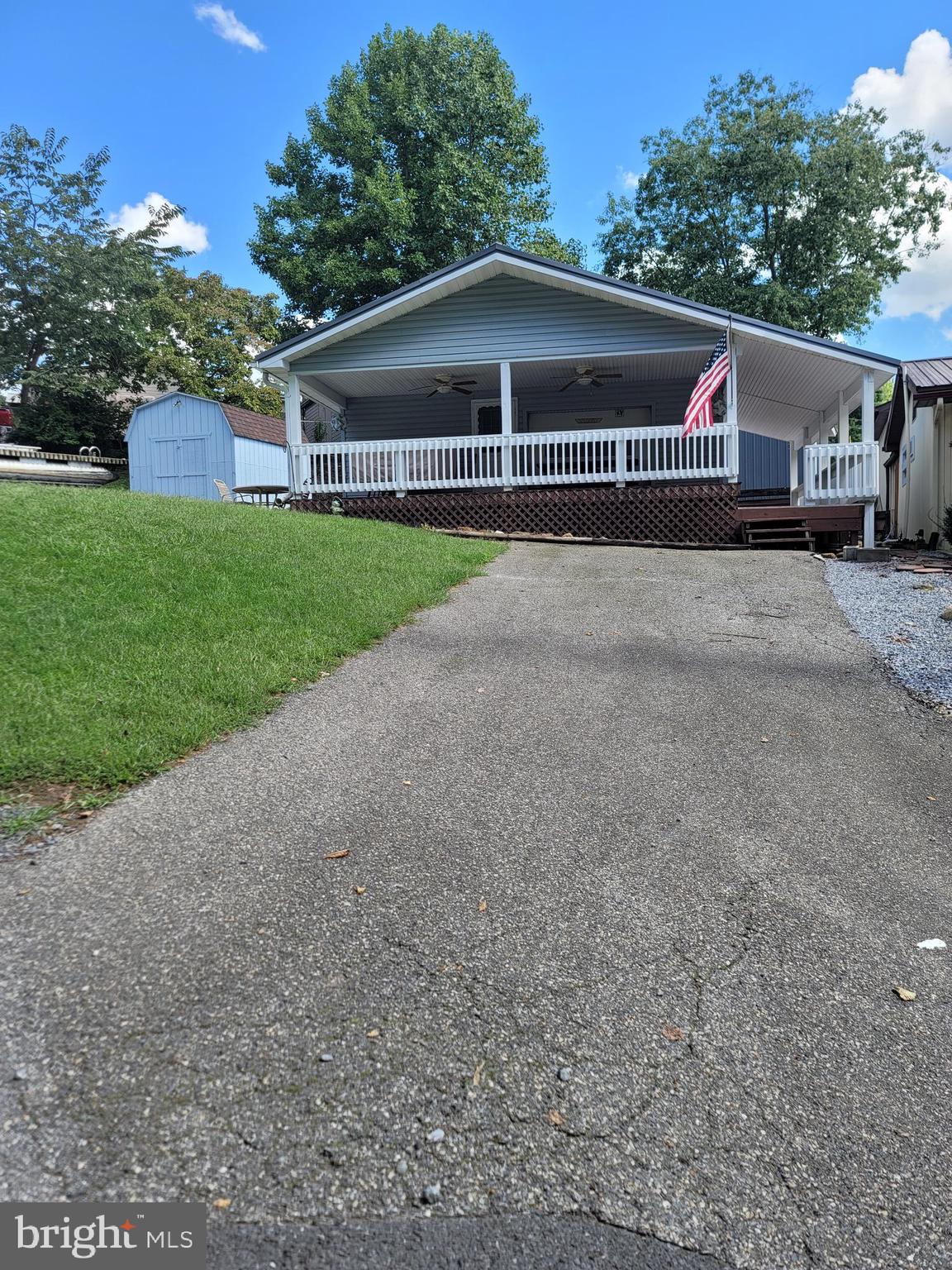 RIVER BEND - Residential