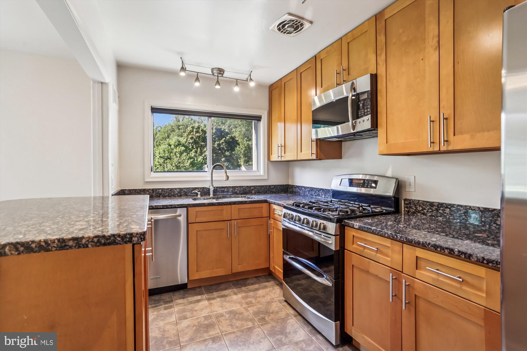 PARKSIDE CONDOMINIUMS - Residential