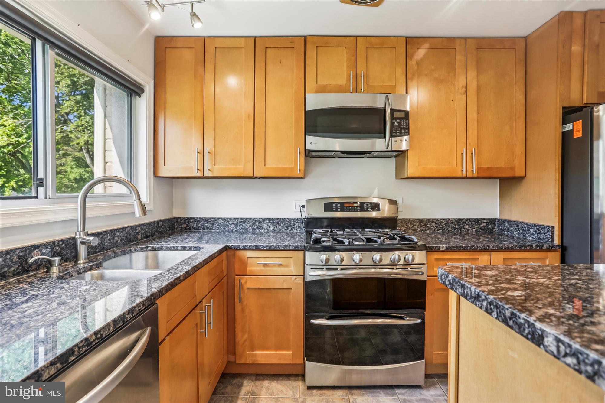 PARKSIDE CONDOMINIUMS - Residential