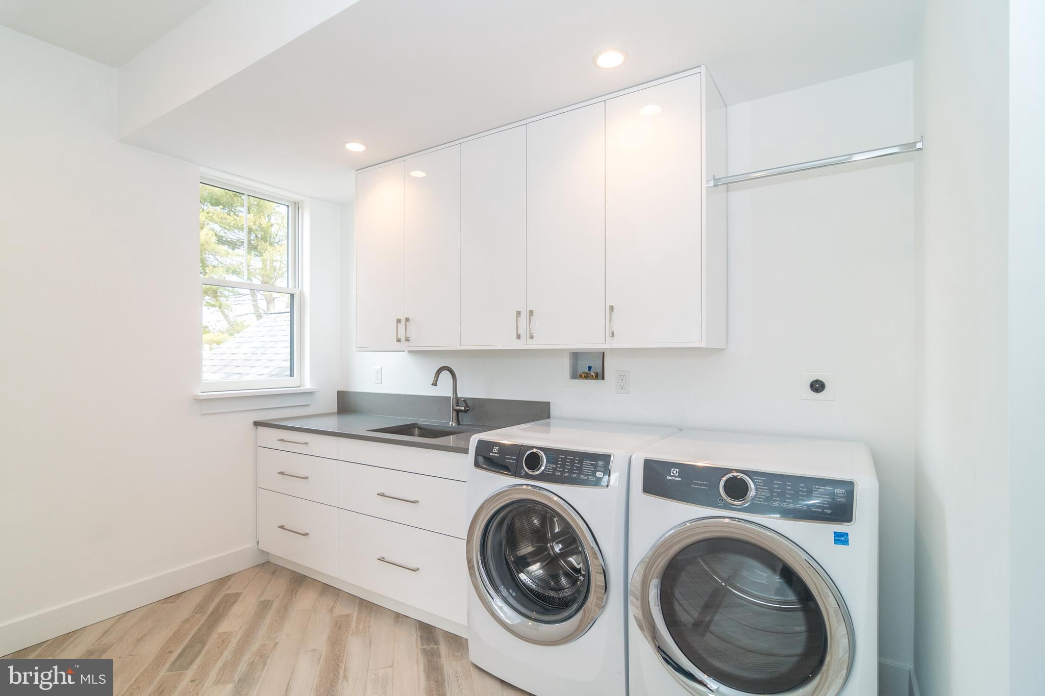 WAYNEFIELD - Residential