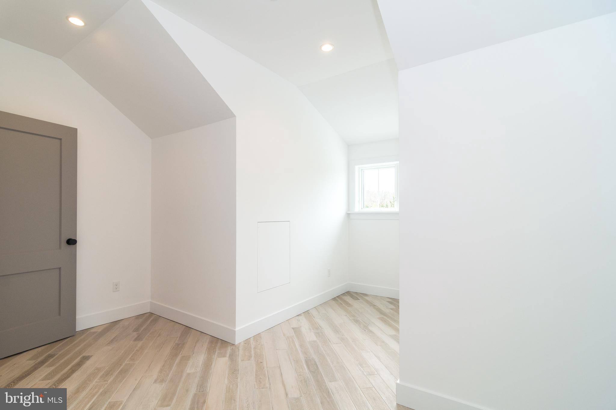 WAYNEFIELD - Residential