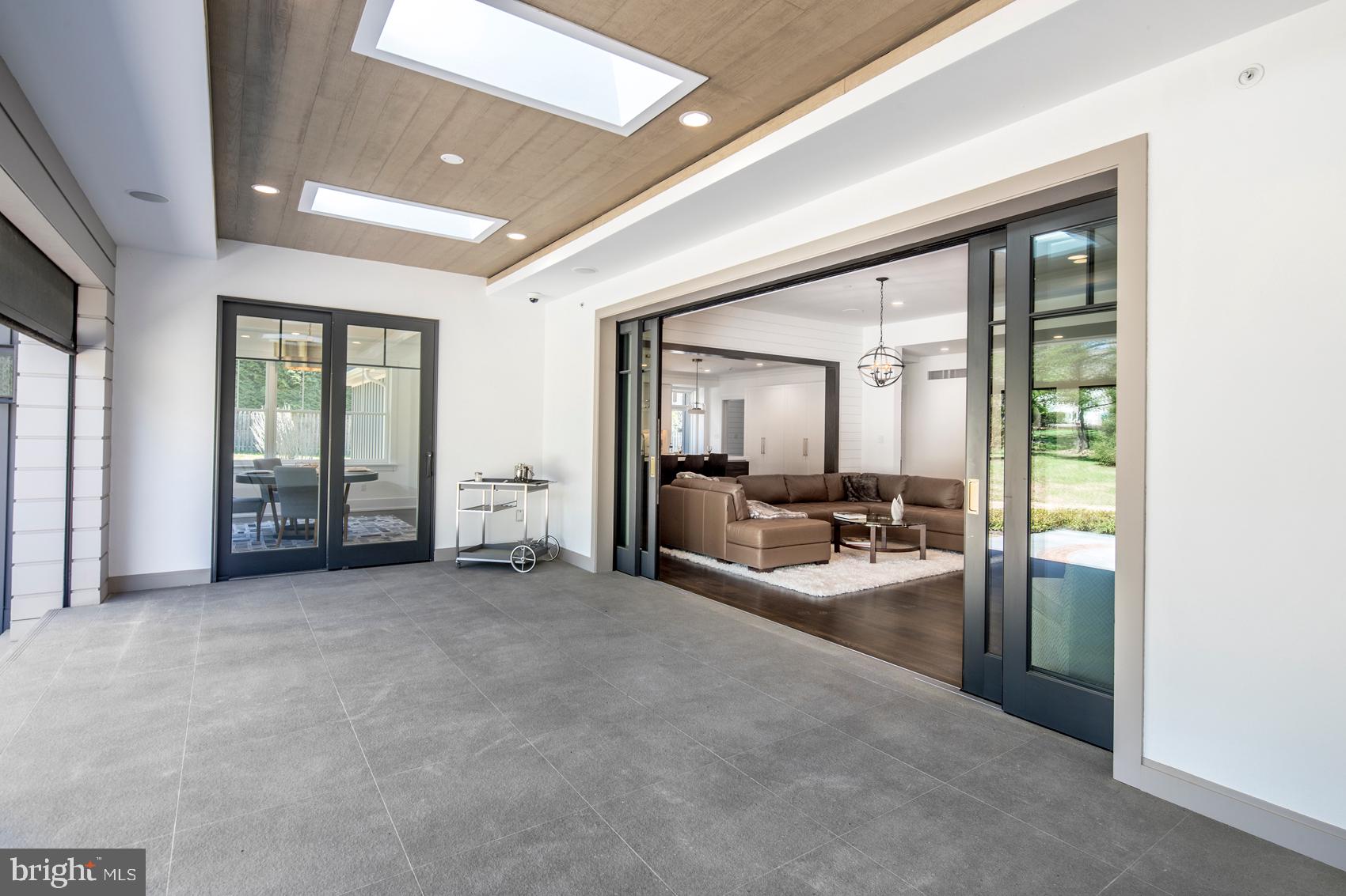 WAYNEFIELD - Residential