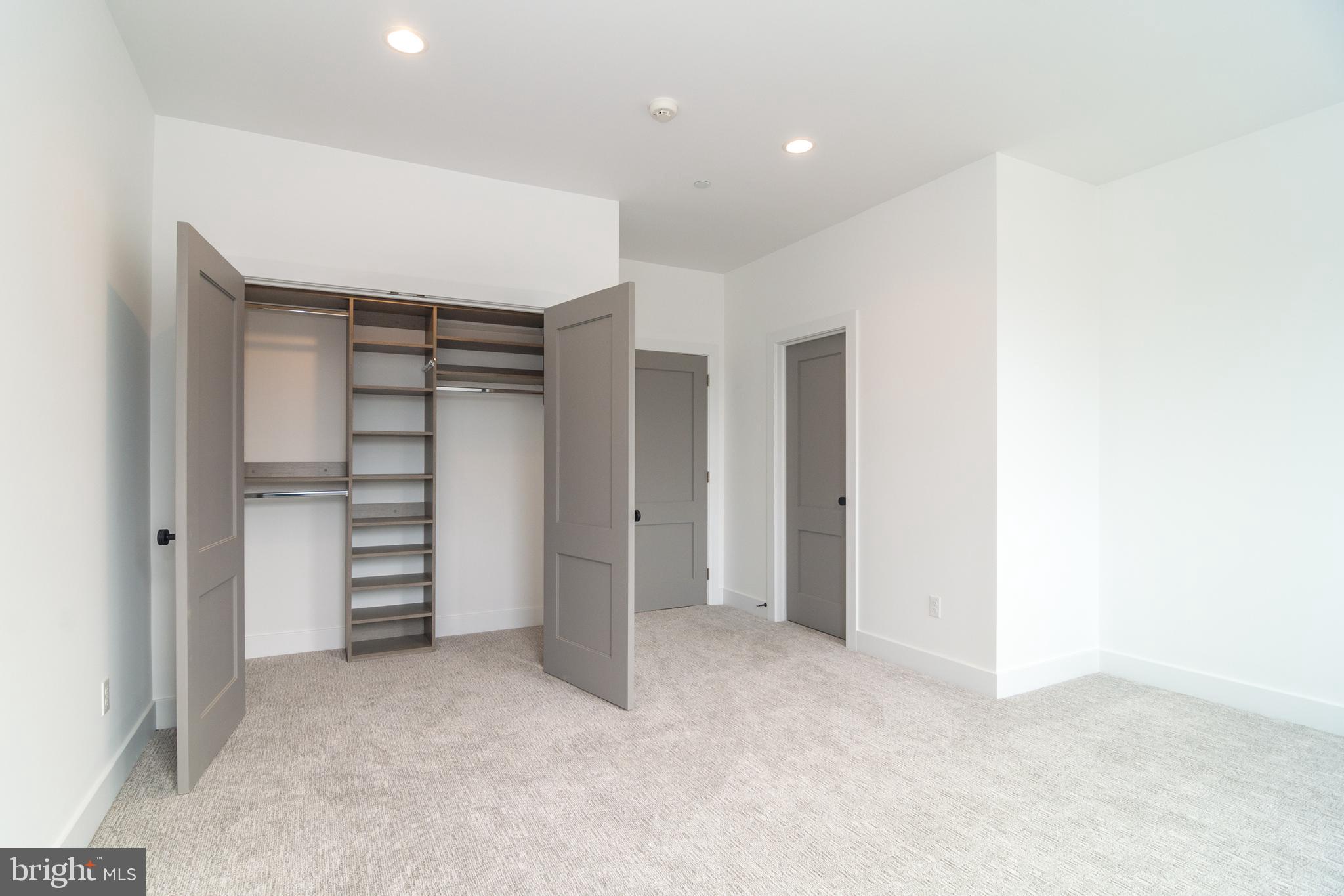 WAYNEFIELD - Residential