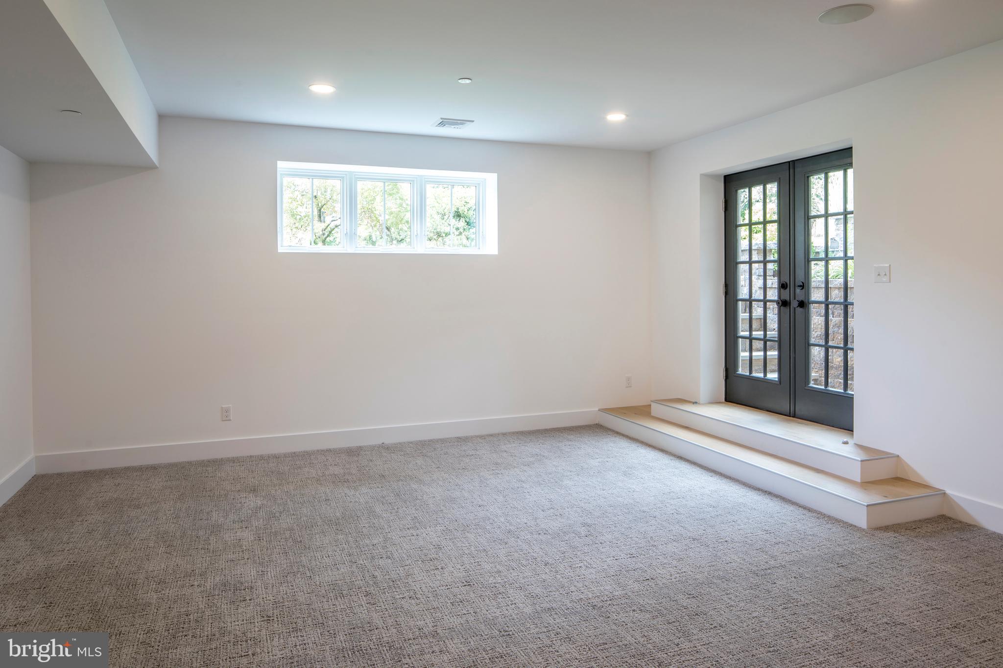 WAYNEFIELD - Residential