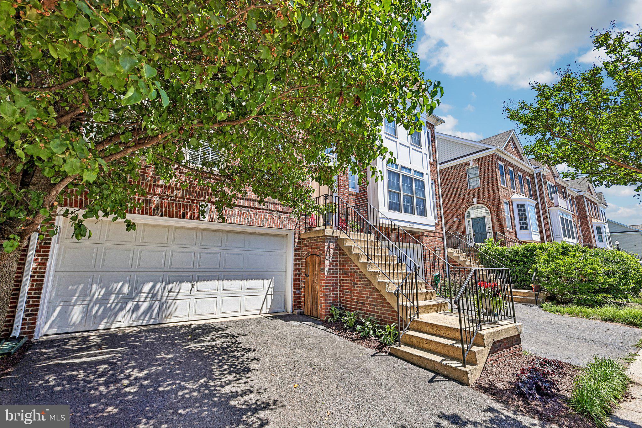 26071 NIMBLETON SQUARE