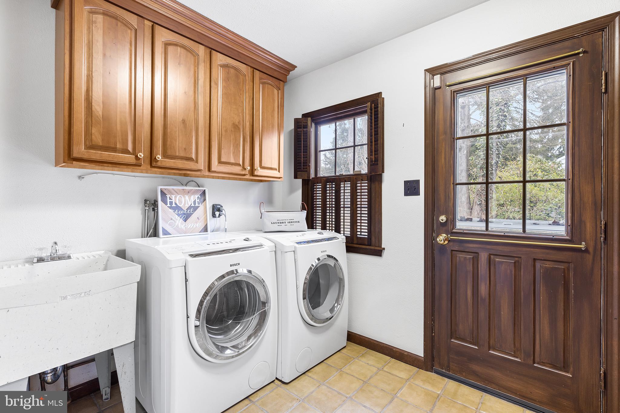 STRAFFORD VILLAGE - Residential