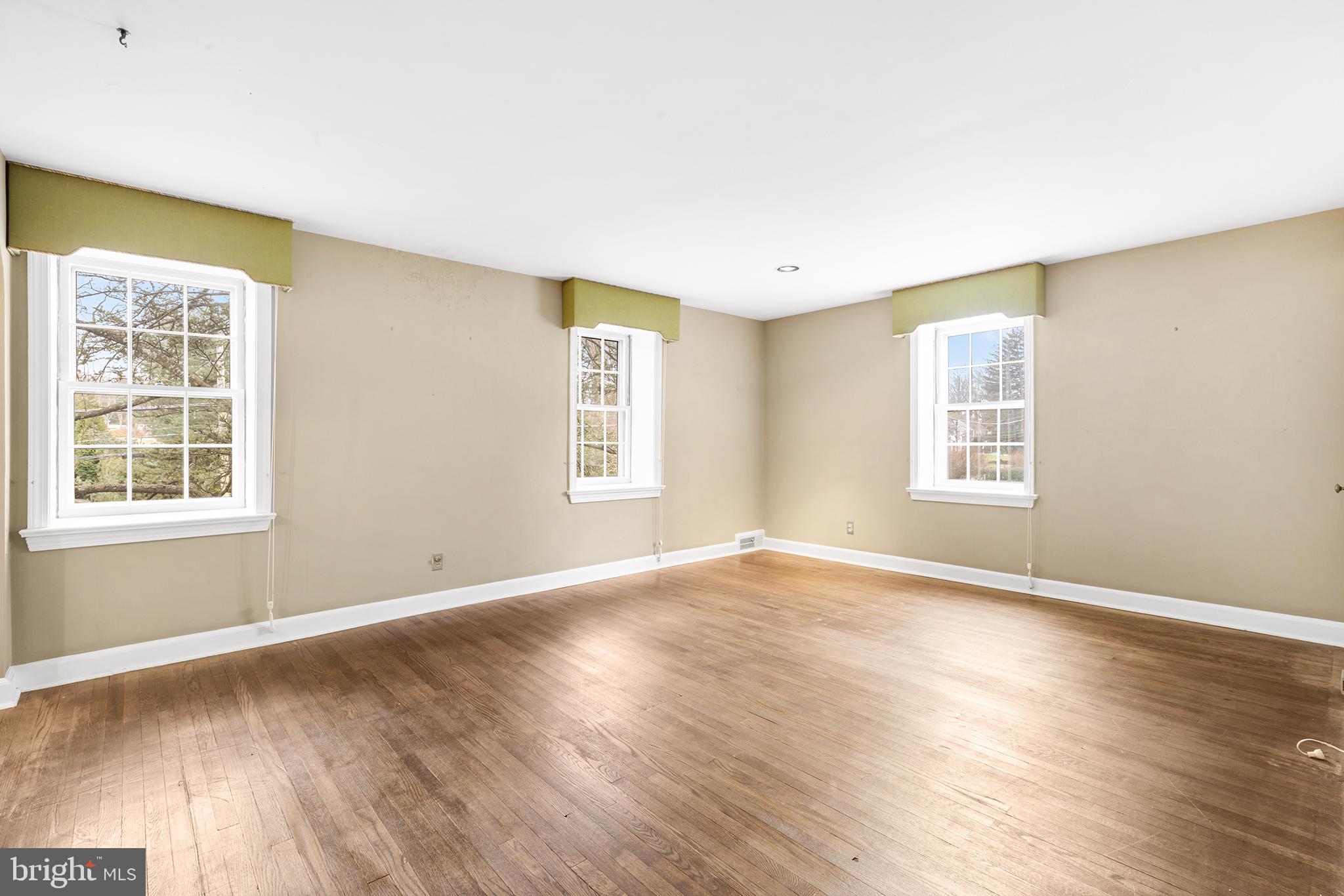 STRAFFORD VILLAGE - Residential