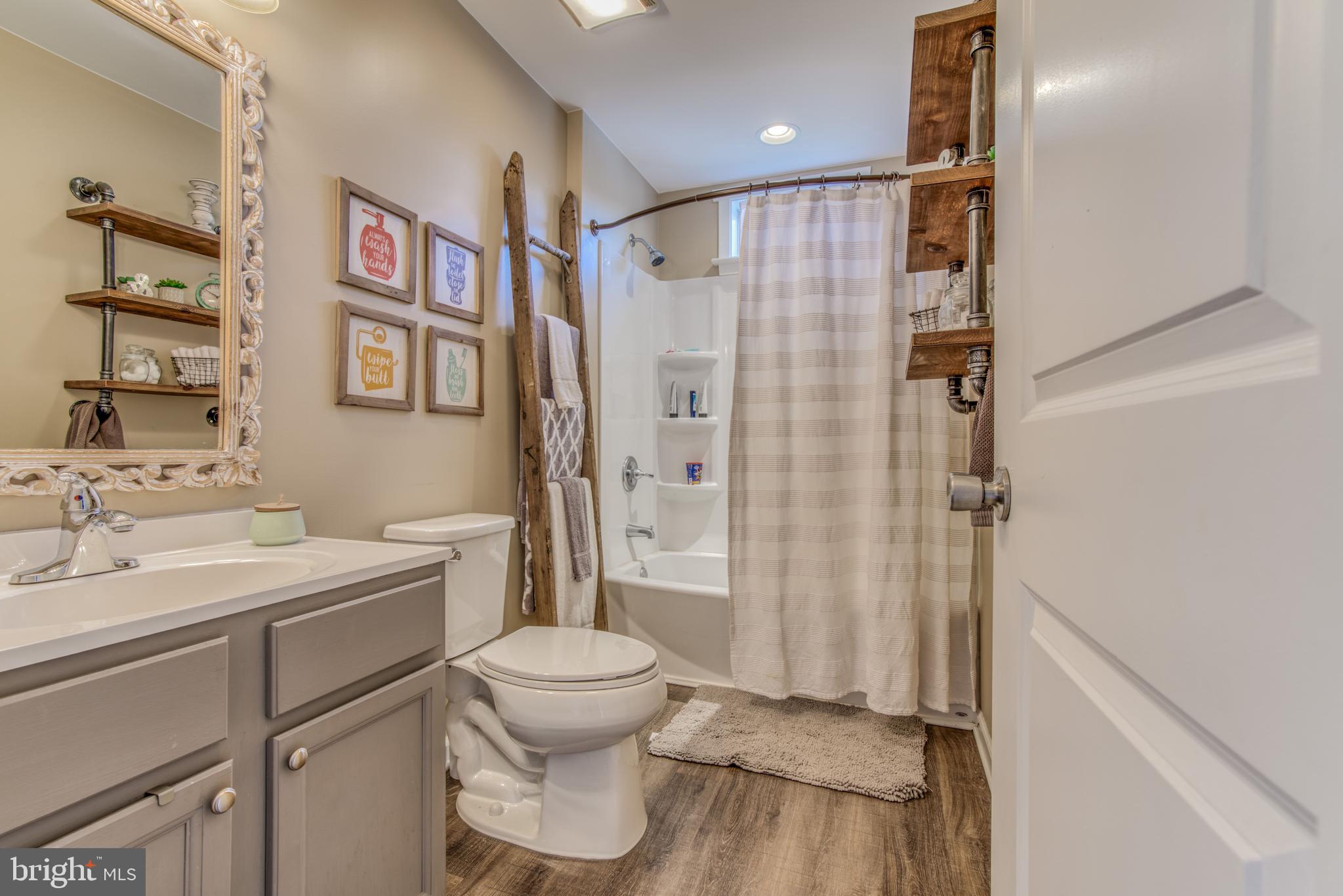 PERRYVILLE - Residential