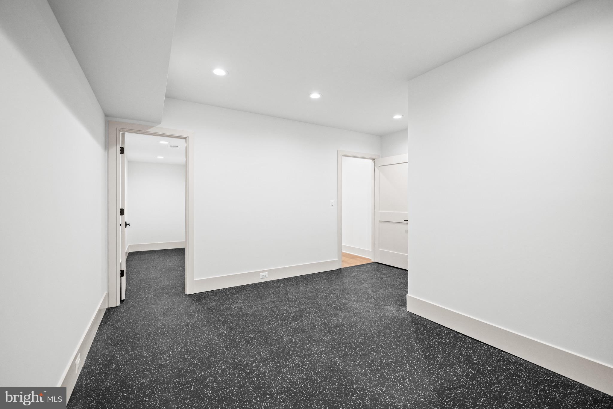 MAYWOOD - Residential