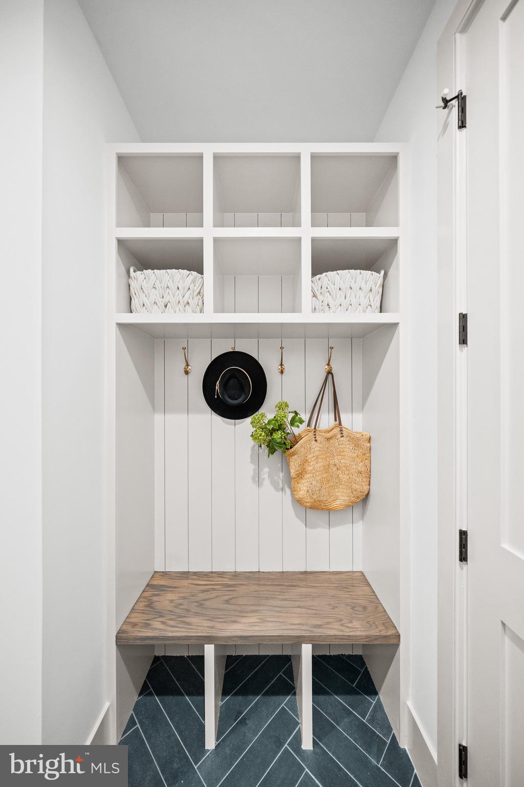 MAYWOOD - Residential