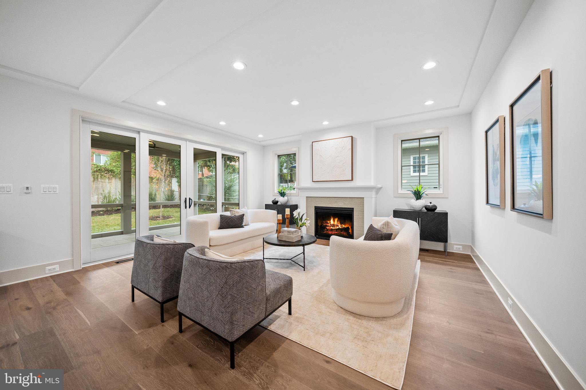 MAYWOOD - Residential