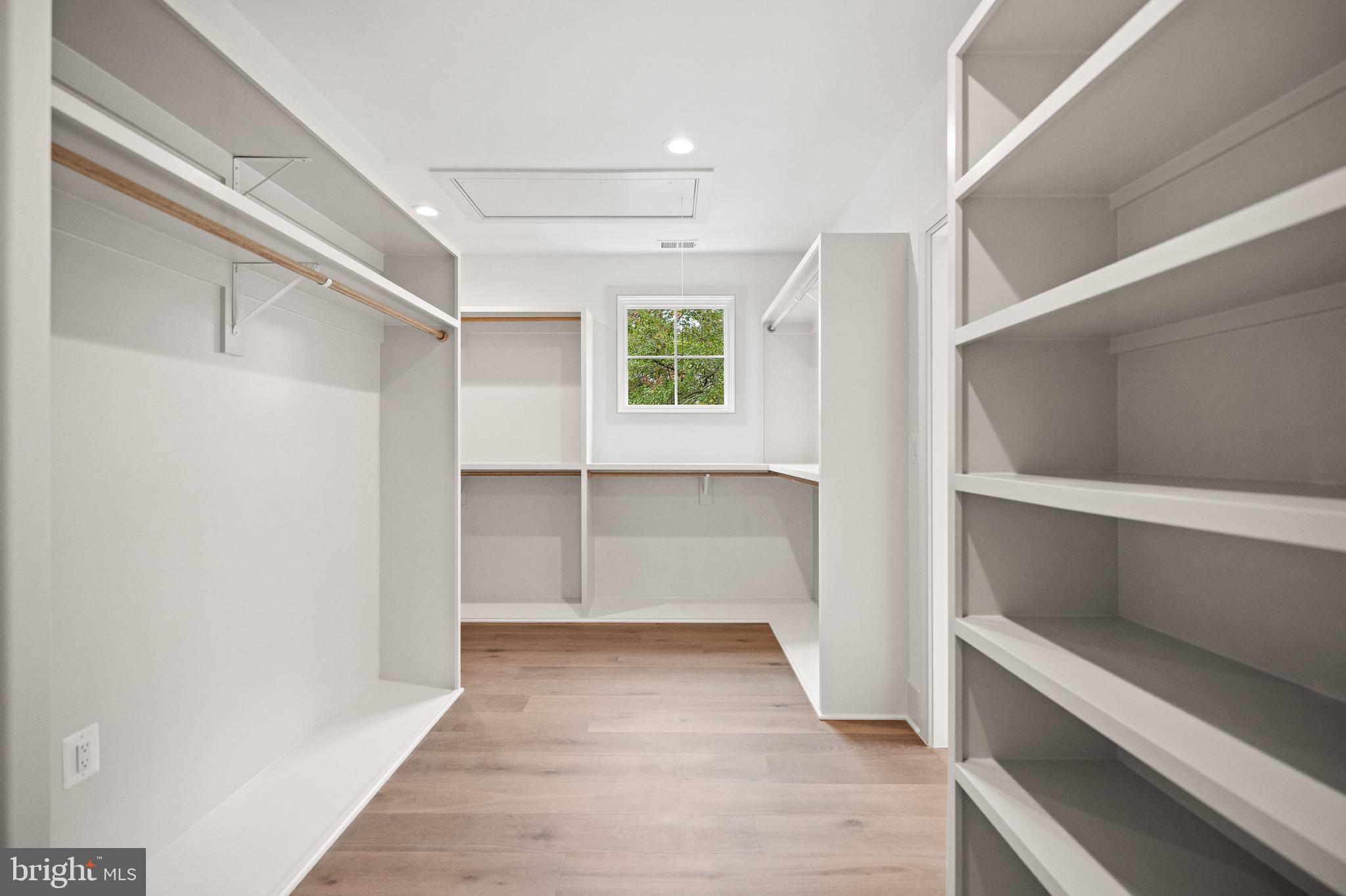 MAYWOOD - Residential