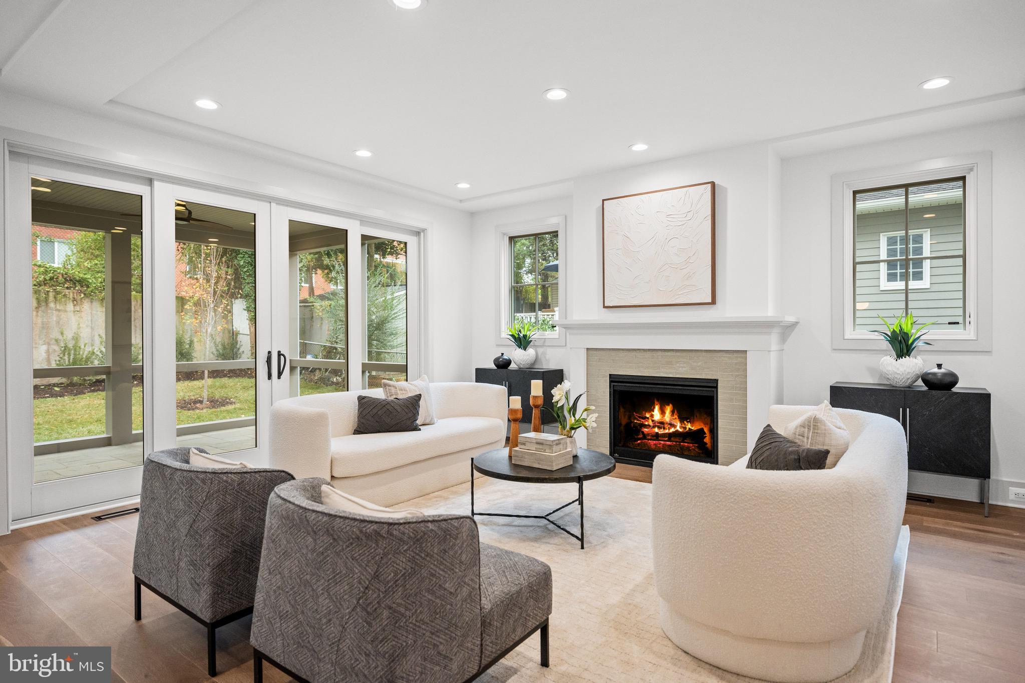 MAYWOOD - Residential