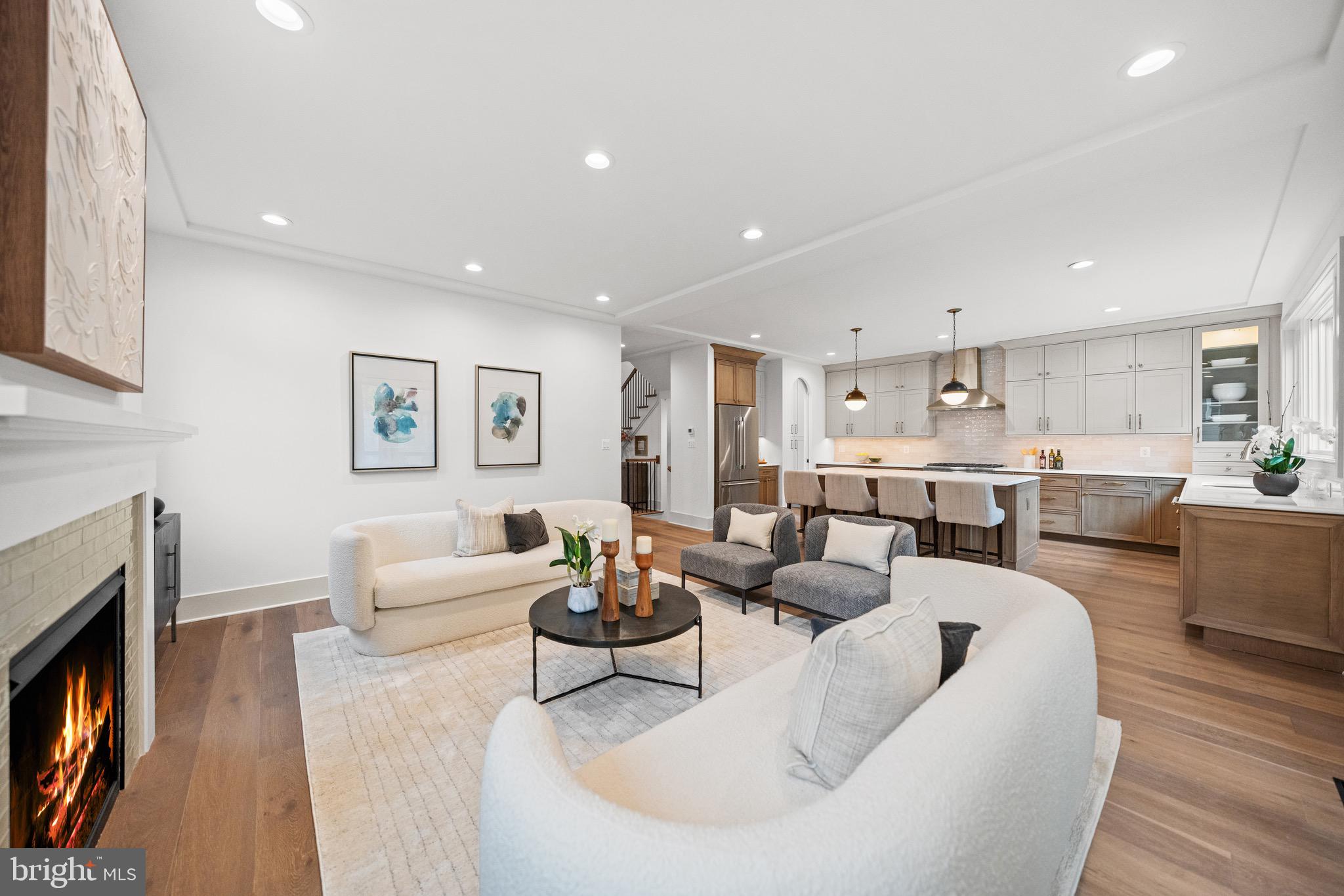 MAYWOOD - Residential