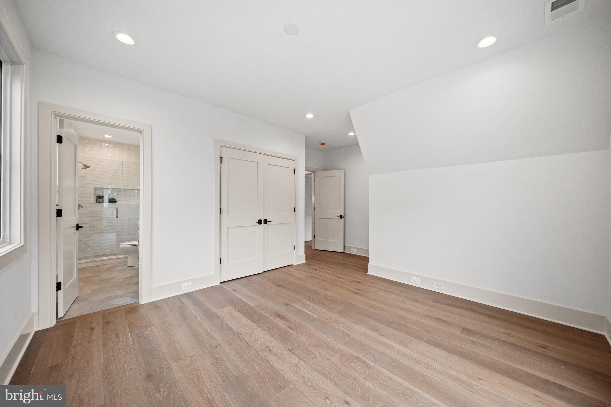 MAYWOOD - Residential