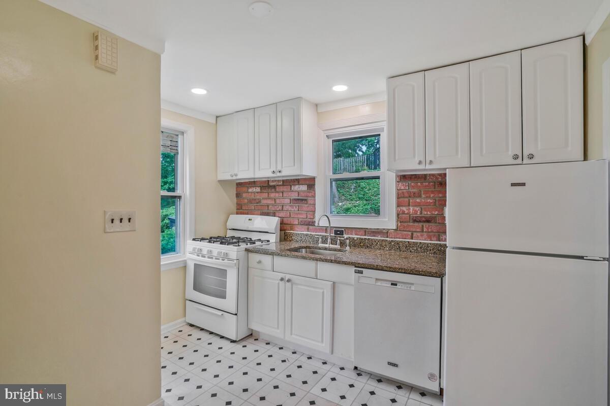 DOMINION HILLS - Residential