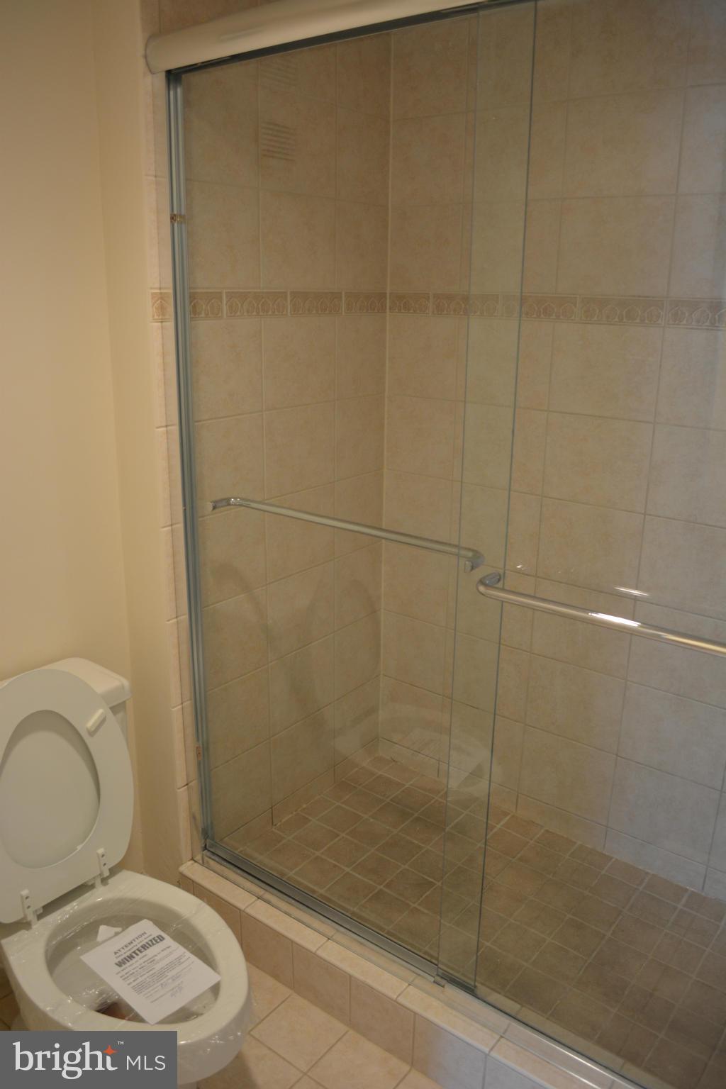 SKYLINE HOUSE - Residential Lease