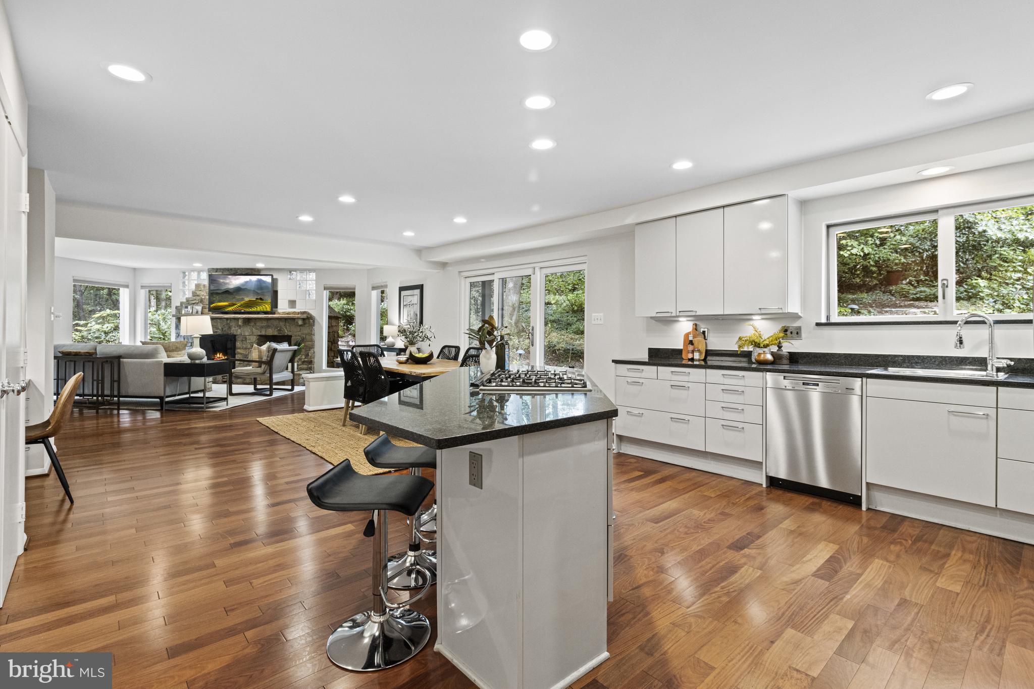 DEWEY PARK - Residential