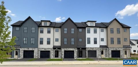 Townhouse For Sale - 44 Miranda Crossing<br/> Albemarle County, CHARLOTTESVILLE, VA 22911