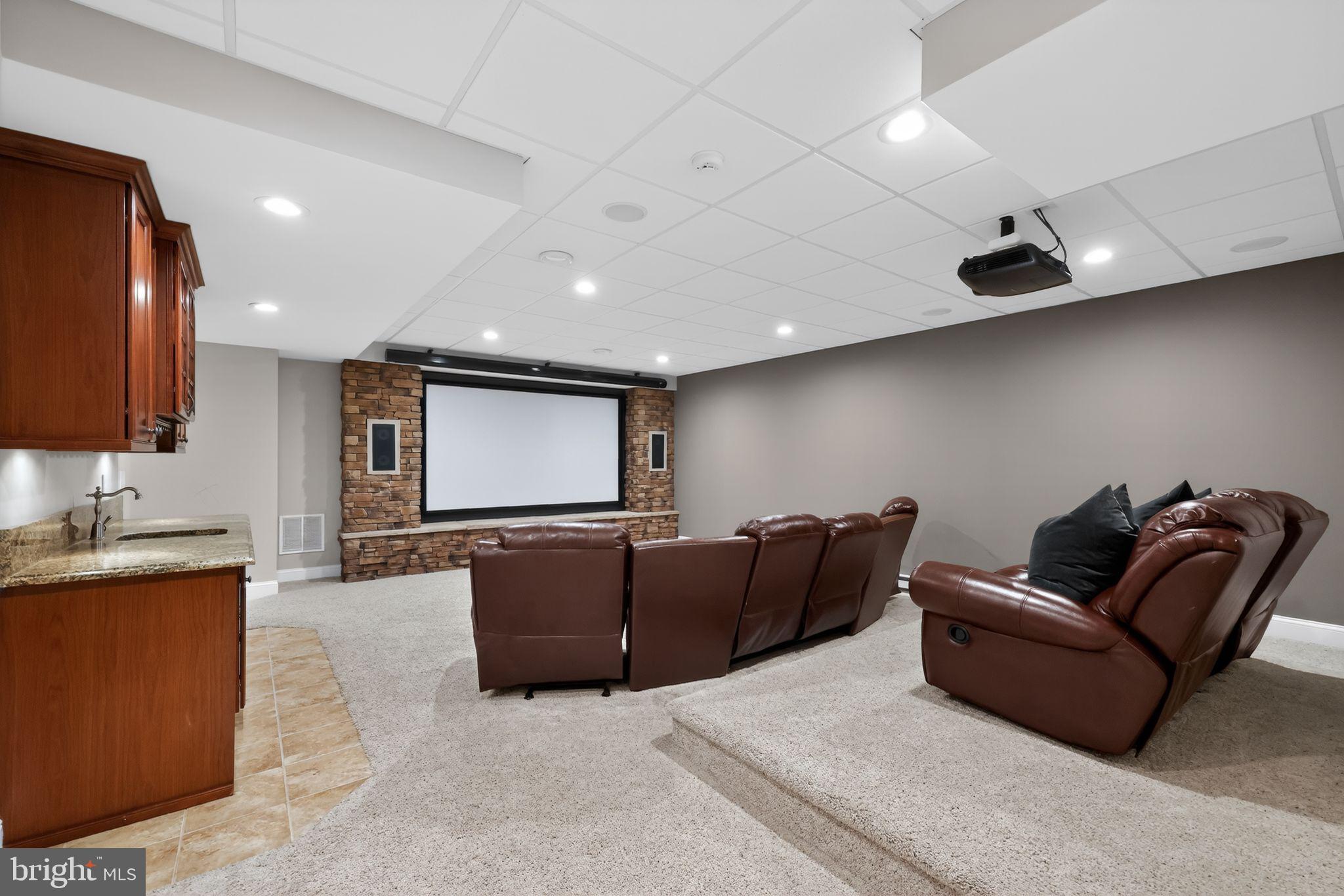 WAINWRIGHT AT WHIT - Residential