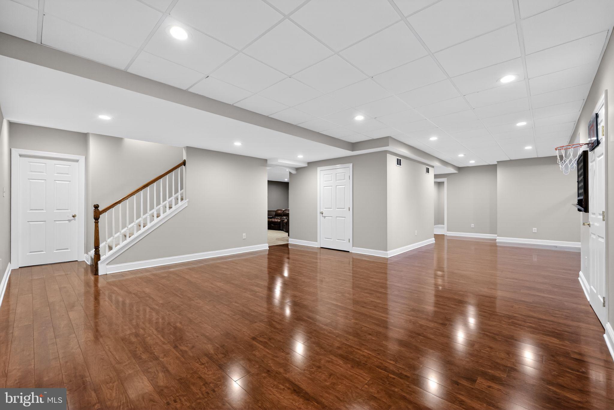 WAINWRIGHT AT WHIT - Residential