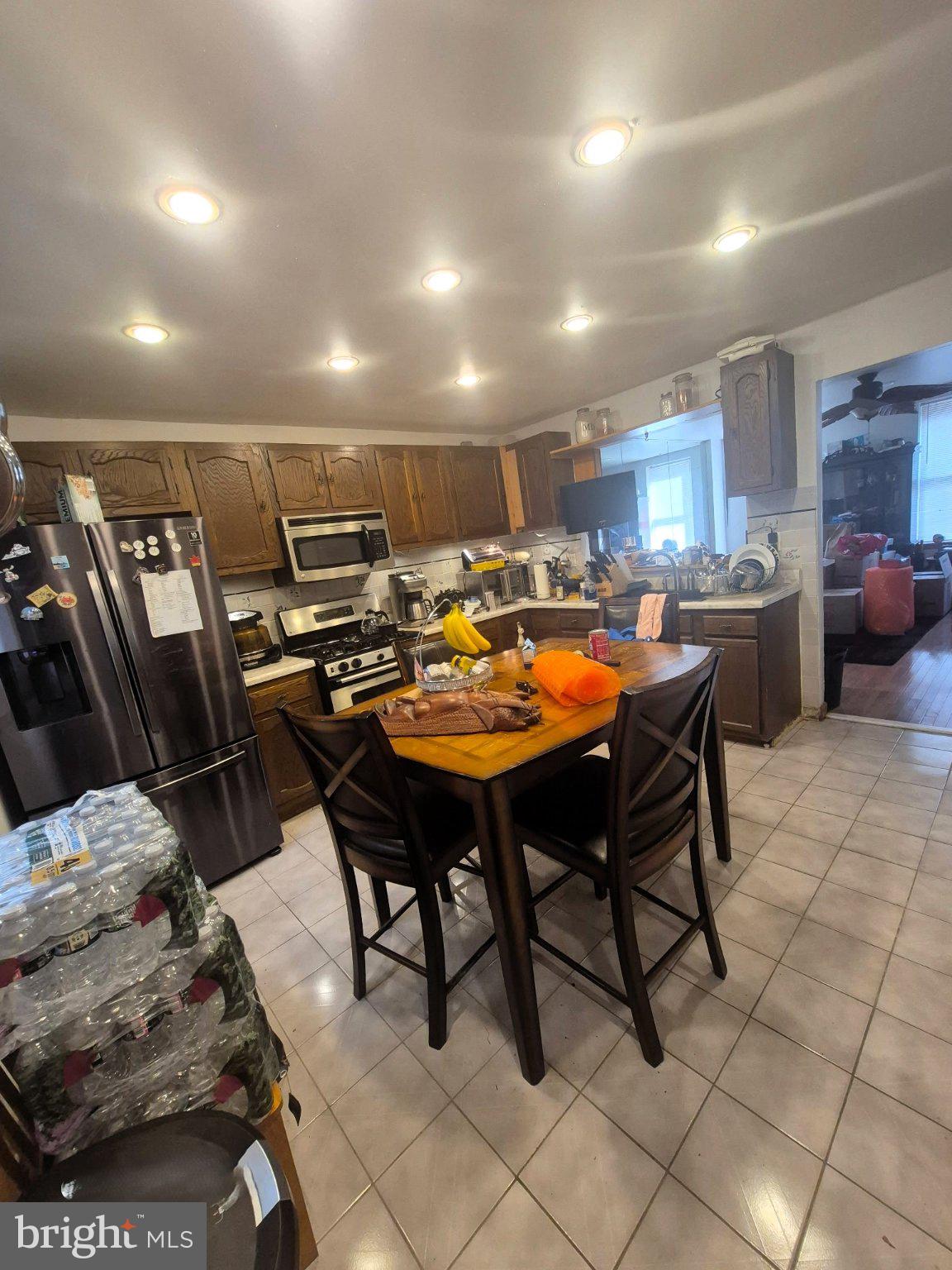 1529 W FLORA STREET
