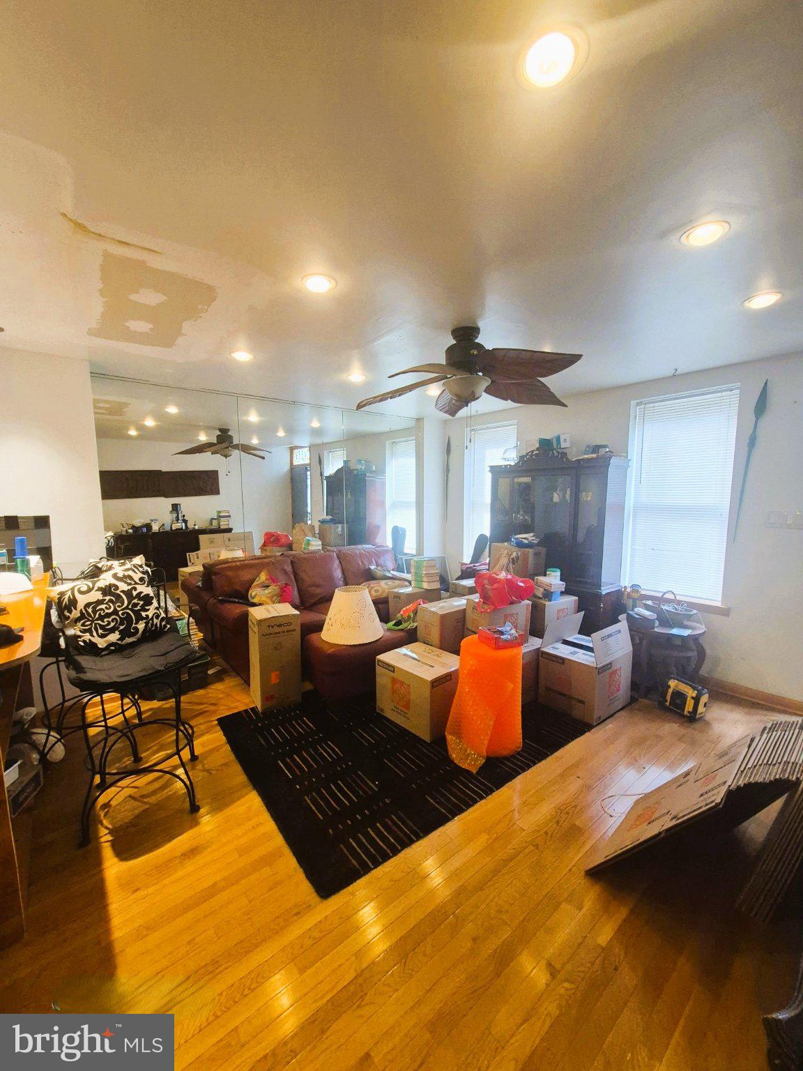 1529 W FLORA STREET