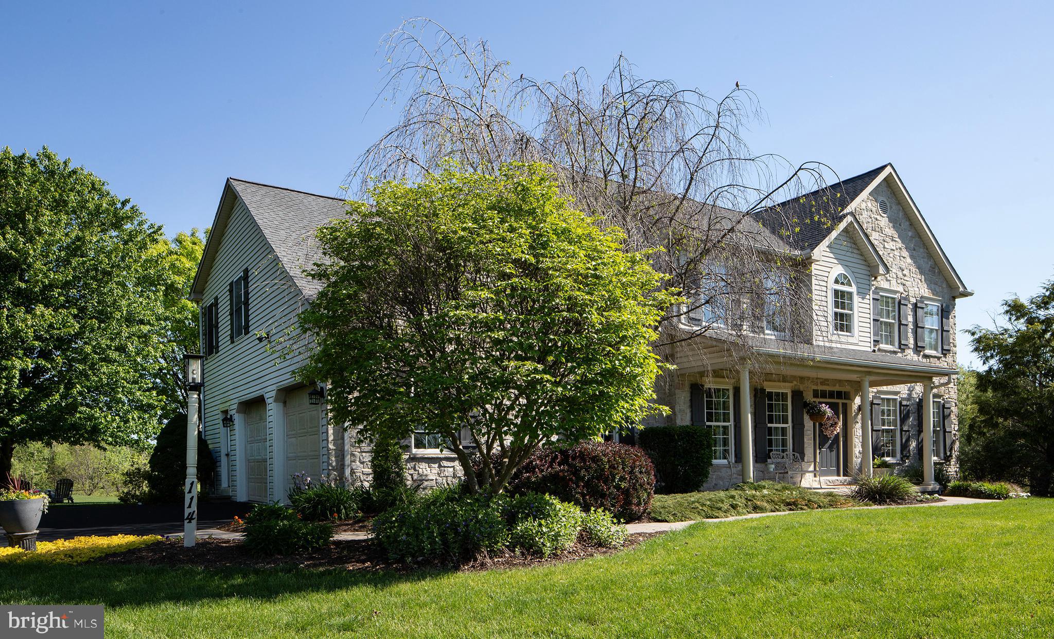 114 CRABAPPLE COURT