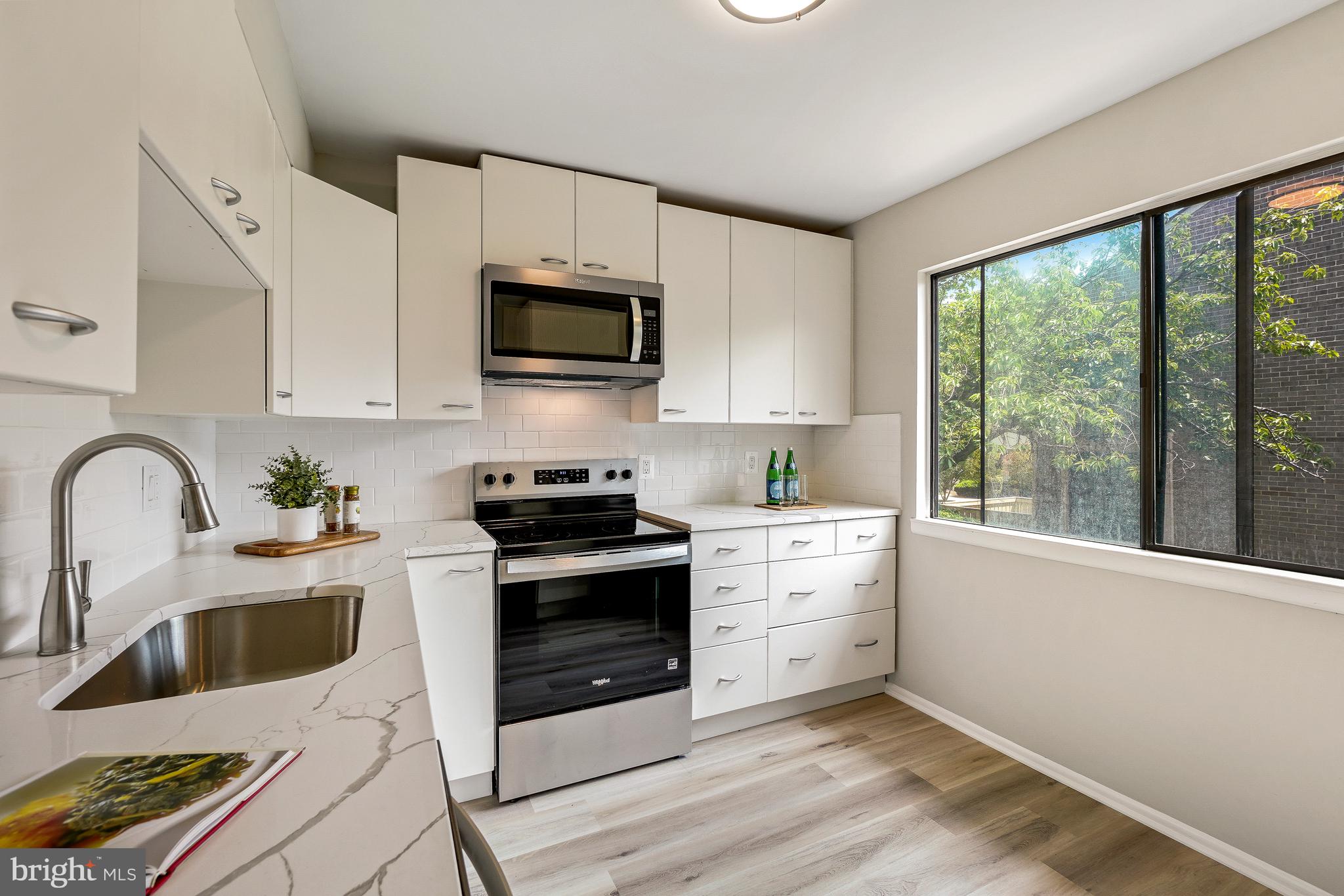 2467 GLENGYLE DRIVE 183