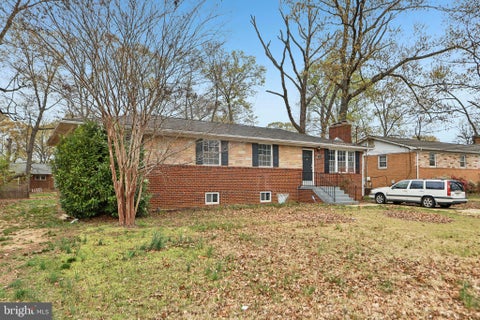 Homes For Sale - 5608 Eastwood Court<br/> CLINTON, MD 20735