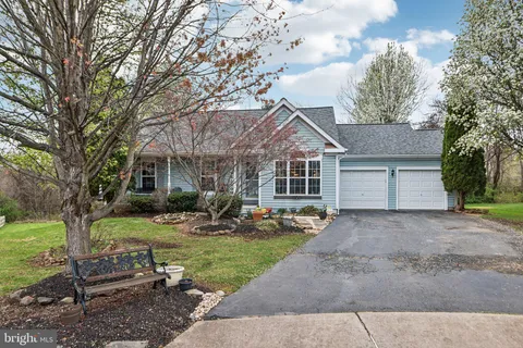 17391 Arrowood Place, Round Hill, VA 20141 - MLS#: VALO2091442