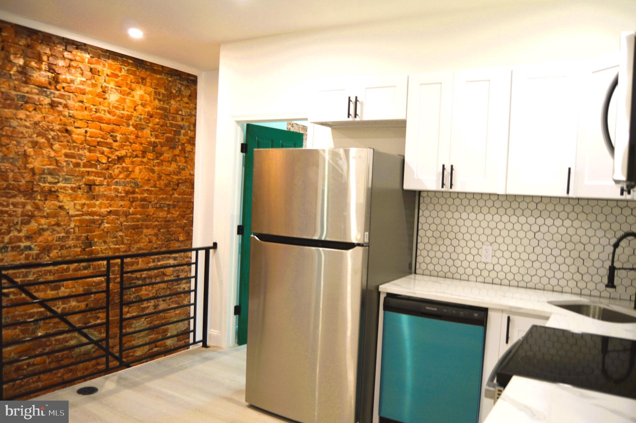 WEST OAK LANE - Residential Lease