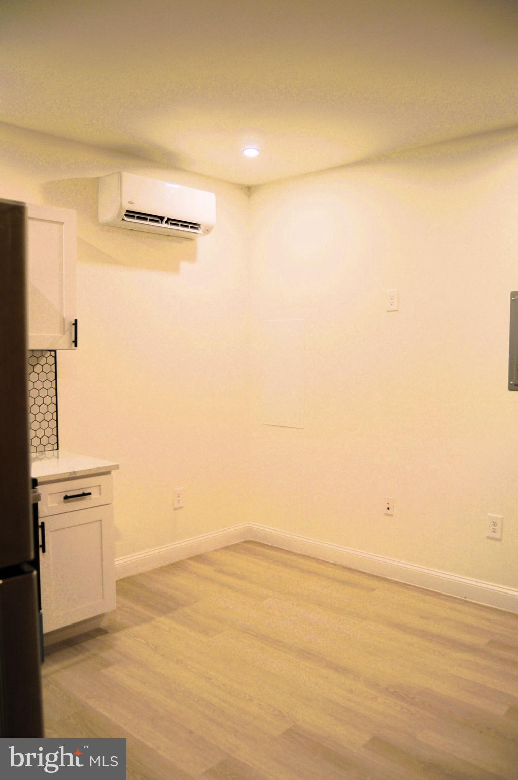 WEST OAK LANE - Residential Lease