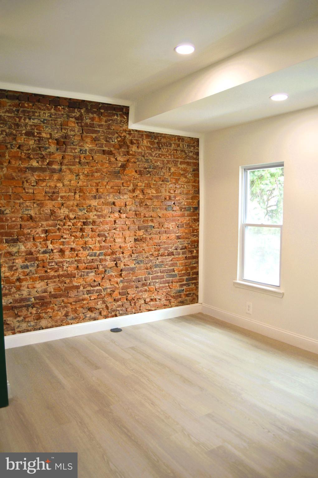 WEST OAK LANE - Residential Lease