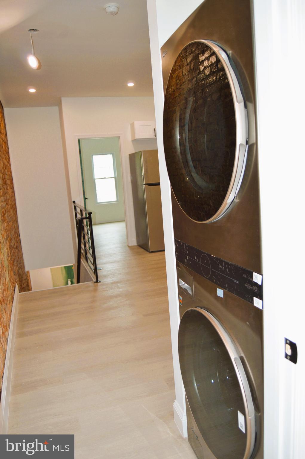 WEST OAK LANE - Residential Lease