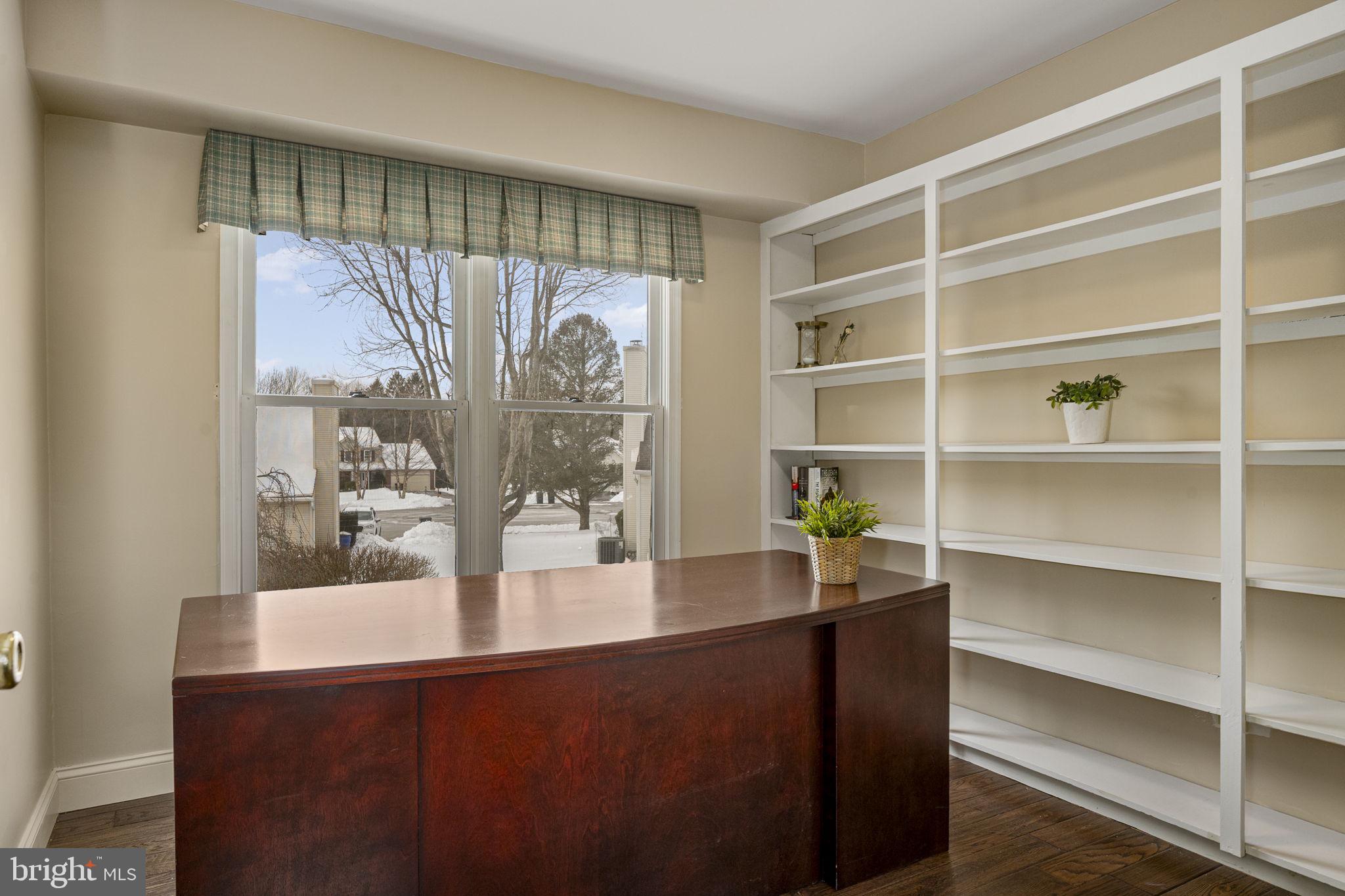 THE SEASONS - Residential