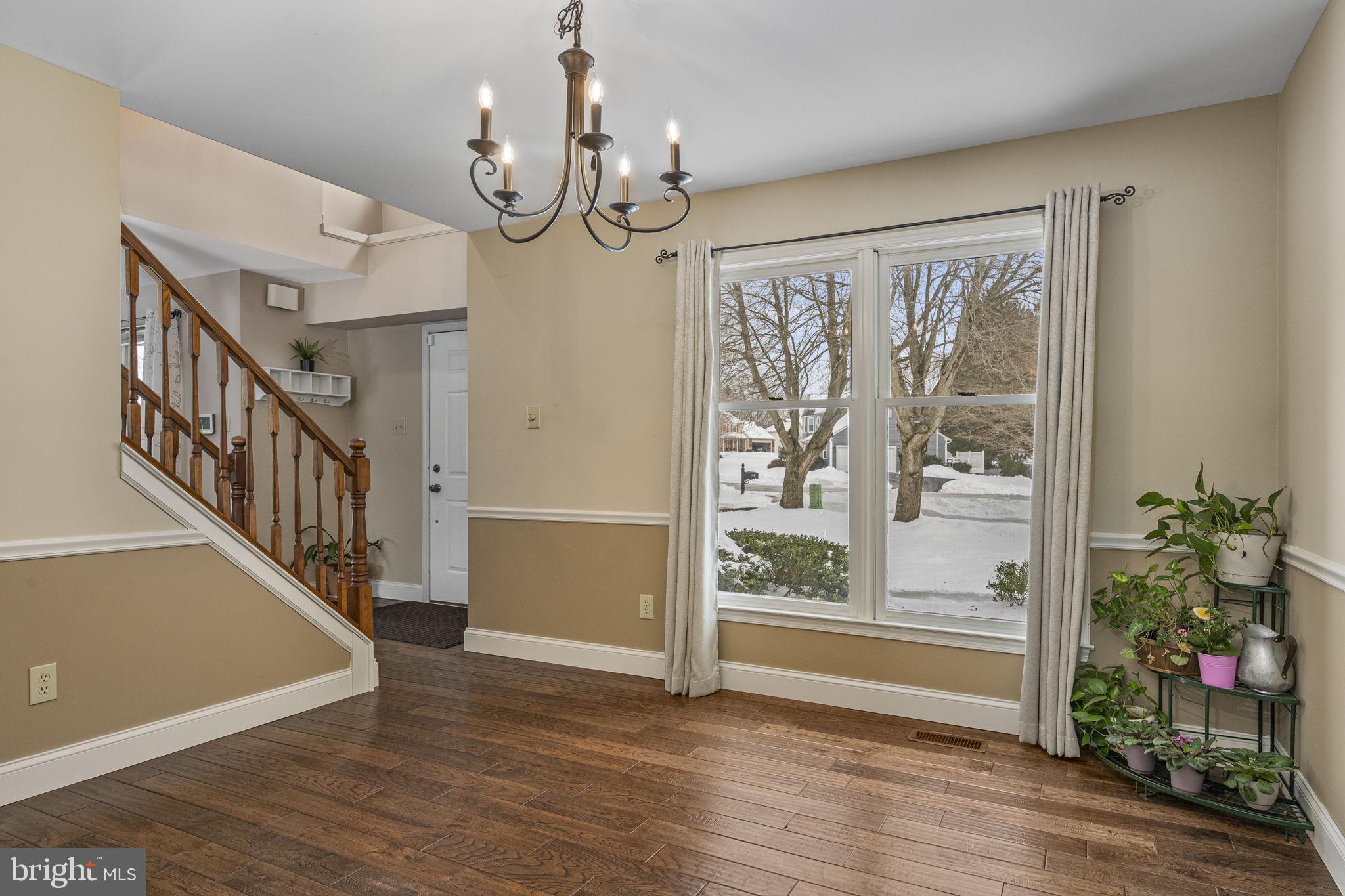 THE SEASONS - Residential