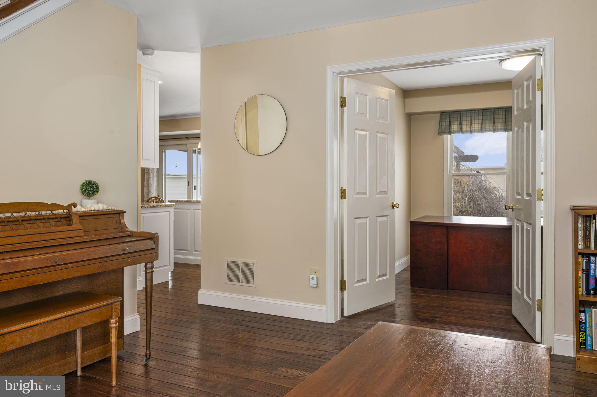 THE SEASONS - Residential