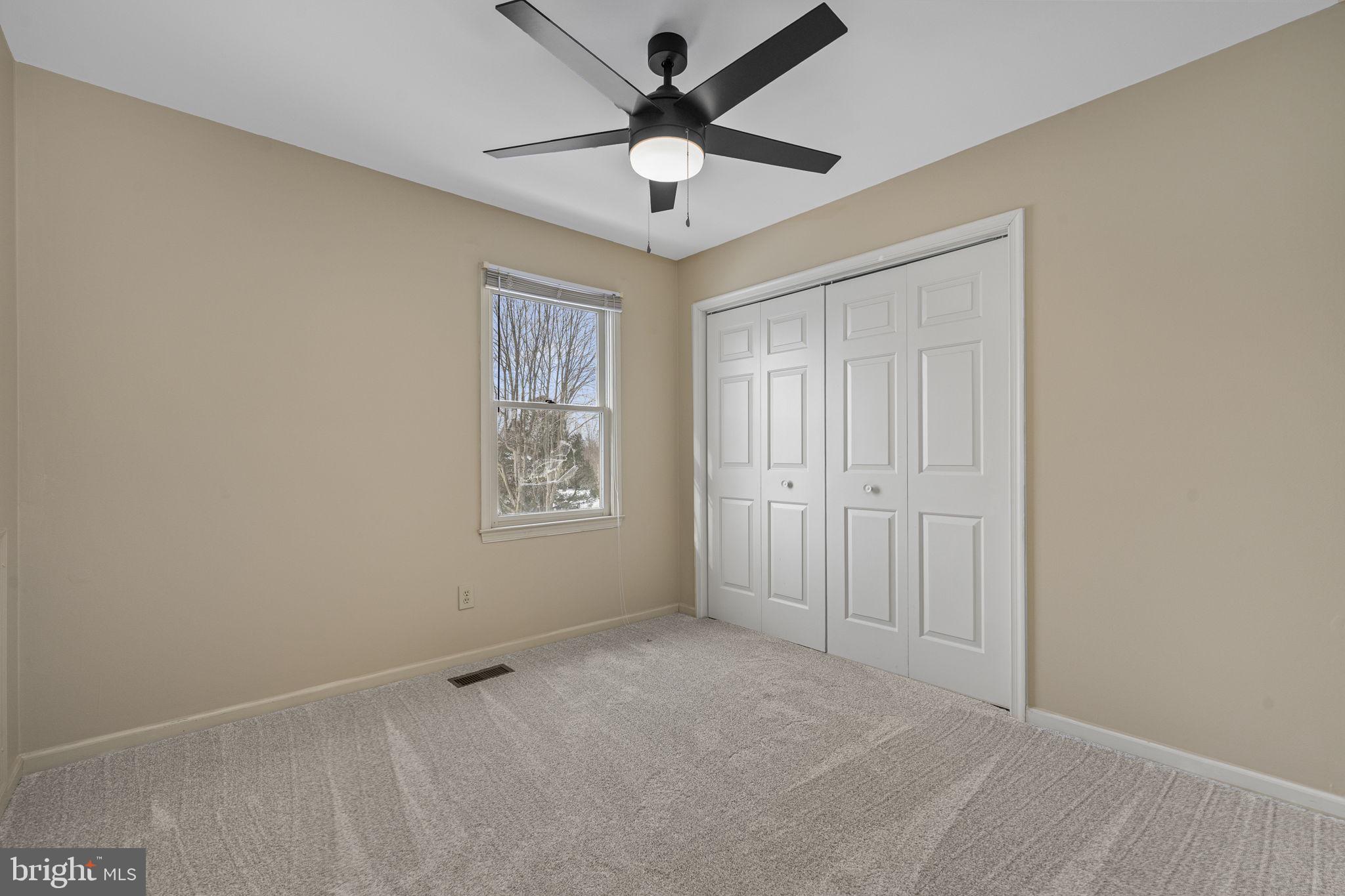 THE SEASONS - Residential