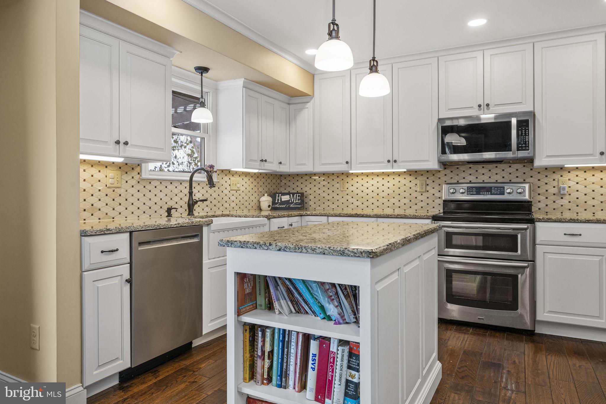 THE SEASONS - Residential