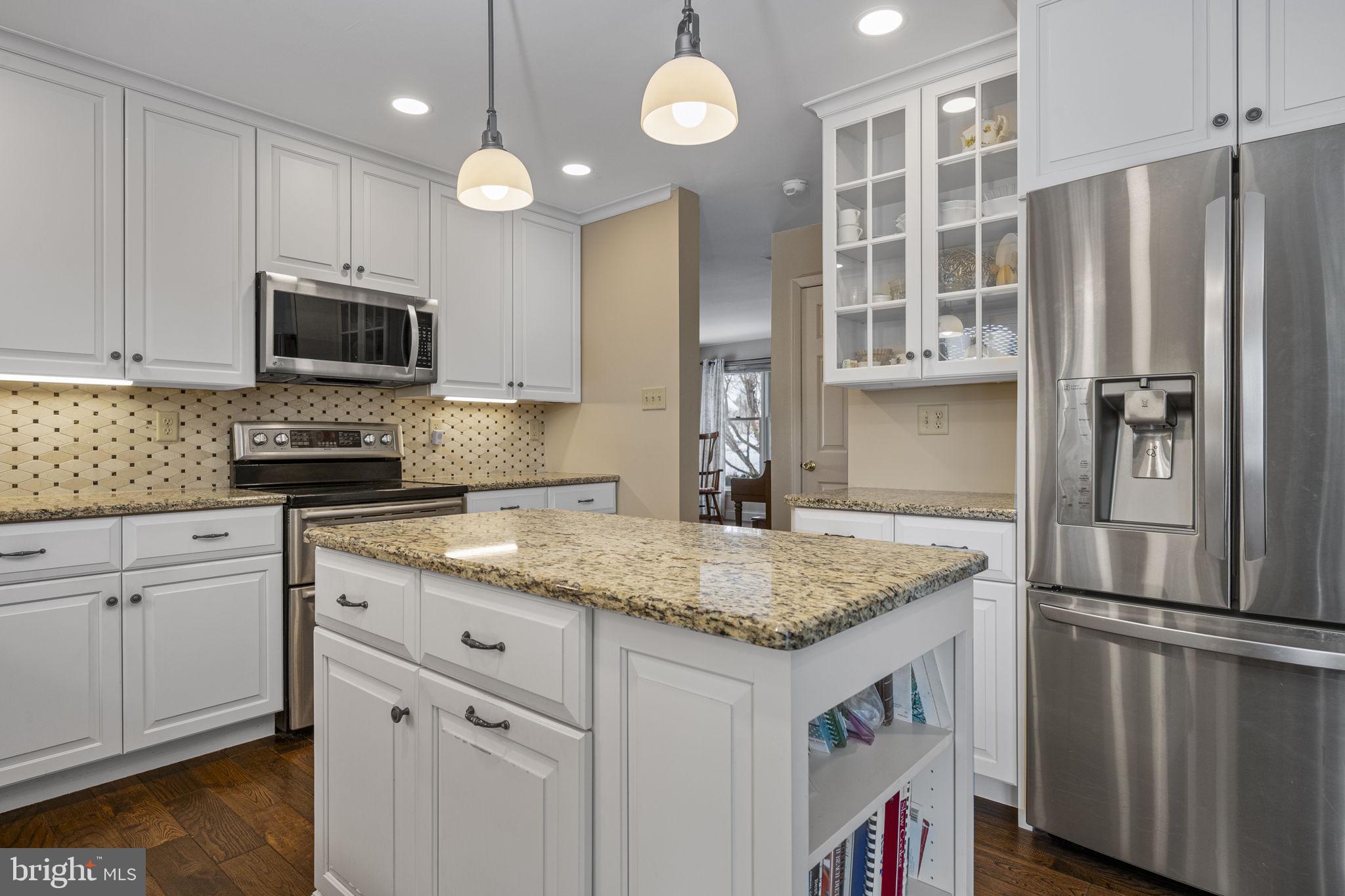 THE SEASONS - Residential